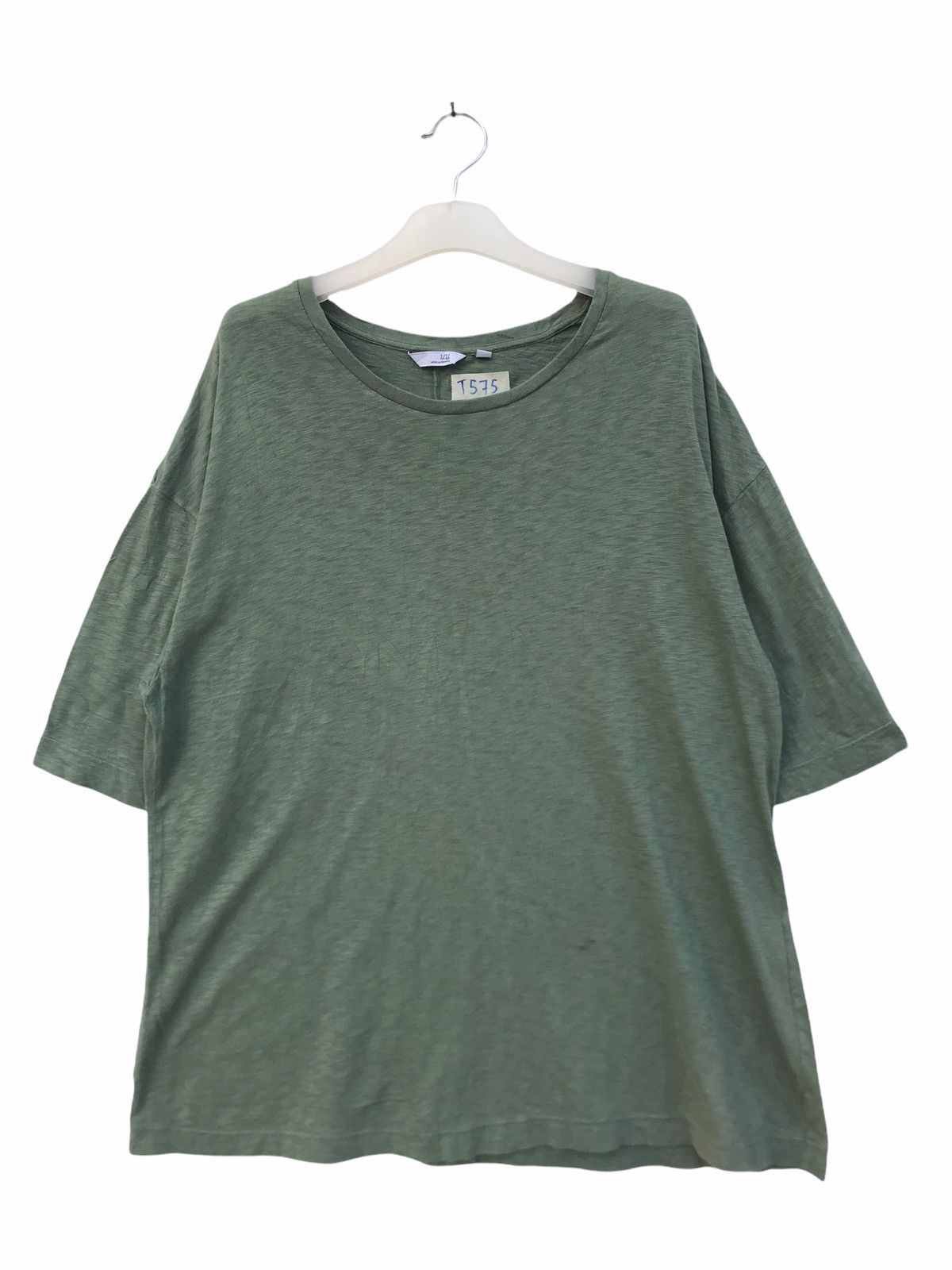 Undercover × Uniqlo Uniqlo Undercover Baggy Style Tees Size US M / EU 48-50 / 2 - 1 Thumbnail