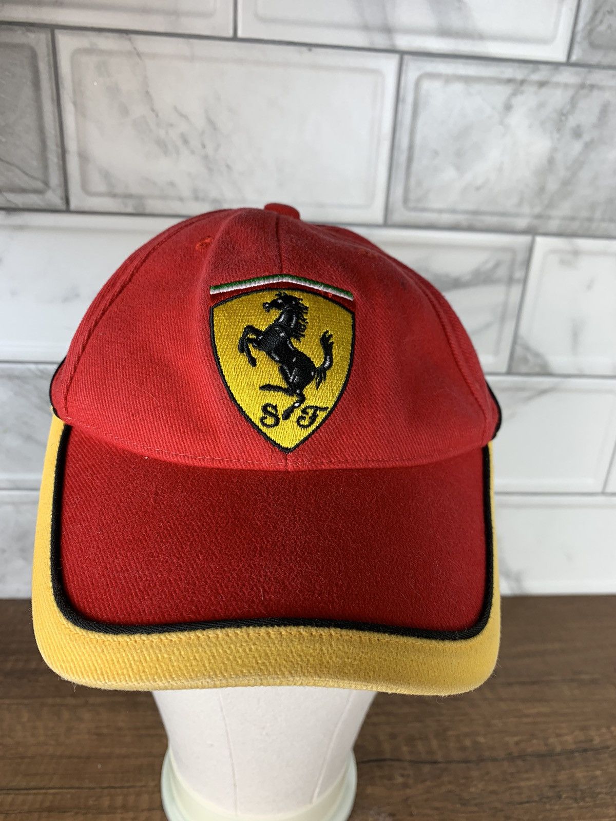 Ferrari formula uno small sizes cap