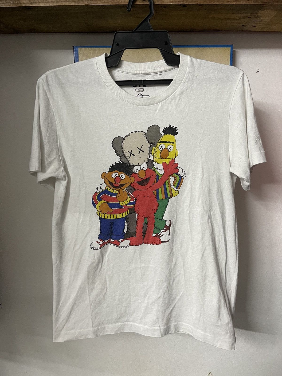 Kaws × Uniqlo UNIQLO x KAWS x SESAME STREET CHARACTERS ELMO Size US XS / EU 42 / 0 - 2 Thumbnail