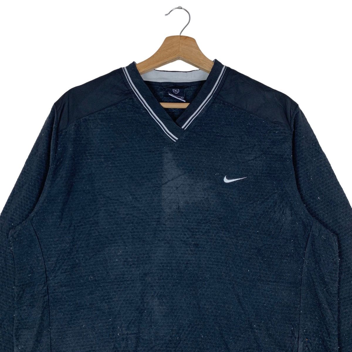 Nike Nike Small Logo V Neck Faded Pullover Jumper Sweatshirt Size US L / EU 52-54 / 3 - 2 Thumbnail