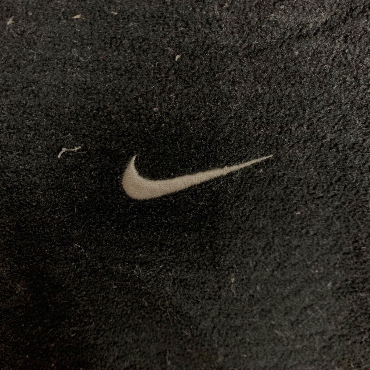 Nike Nike Small Logo V Neck Faded Pullover Jumper Sweatshirt Size US L / EU 52-54 / 3 - 3 Thumbnail
