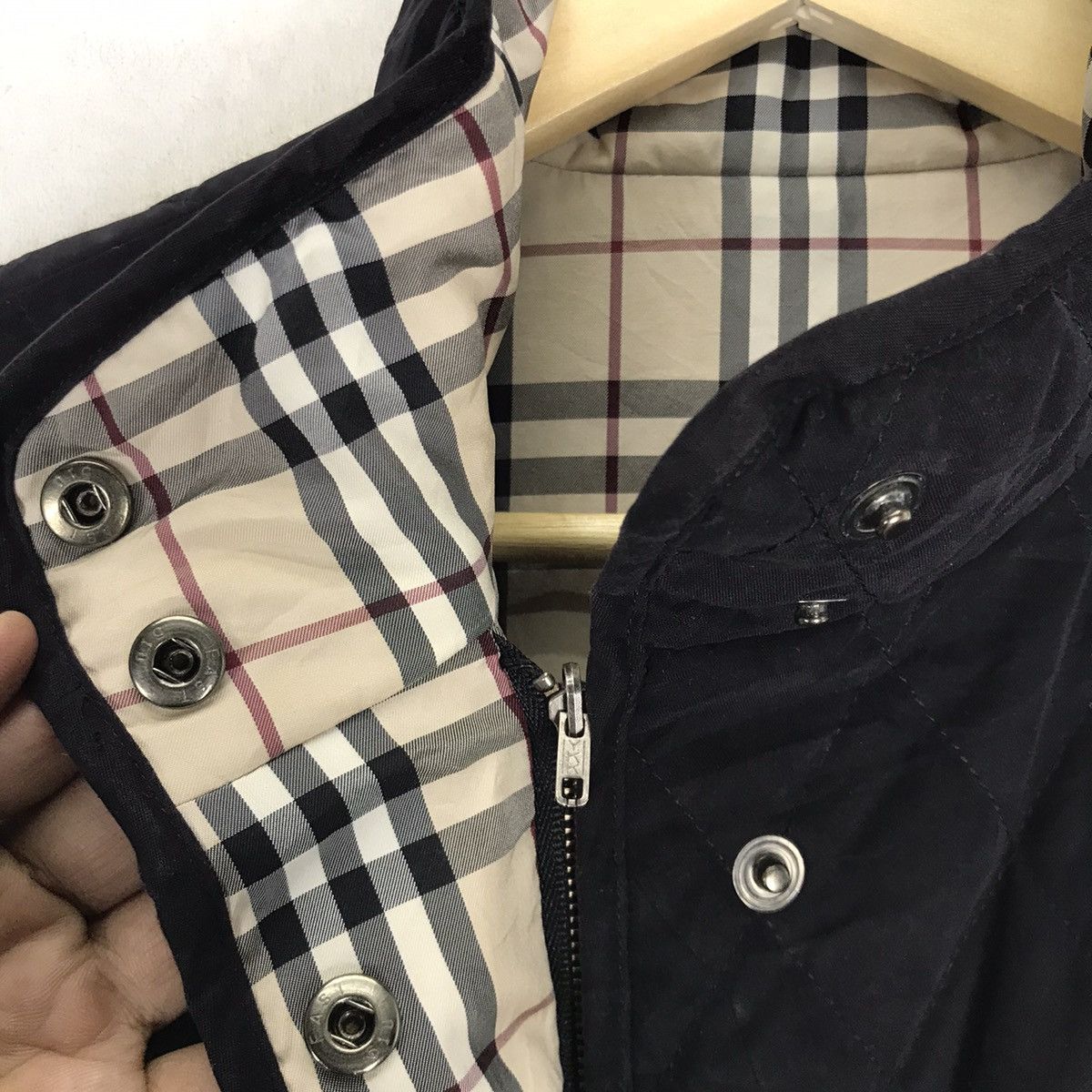 Burberry Burberry London Reversible Nova Check Quilted Vests Size US XS / EU 42 / 0 - 12 Thumbnail