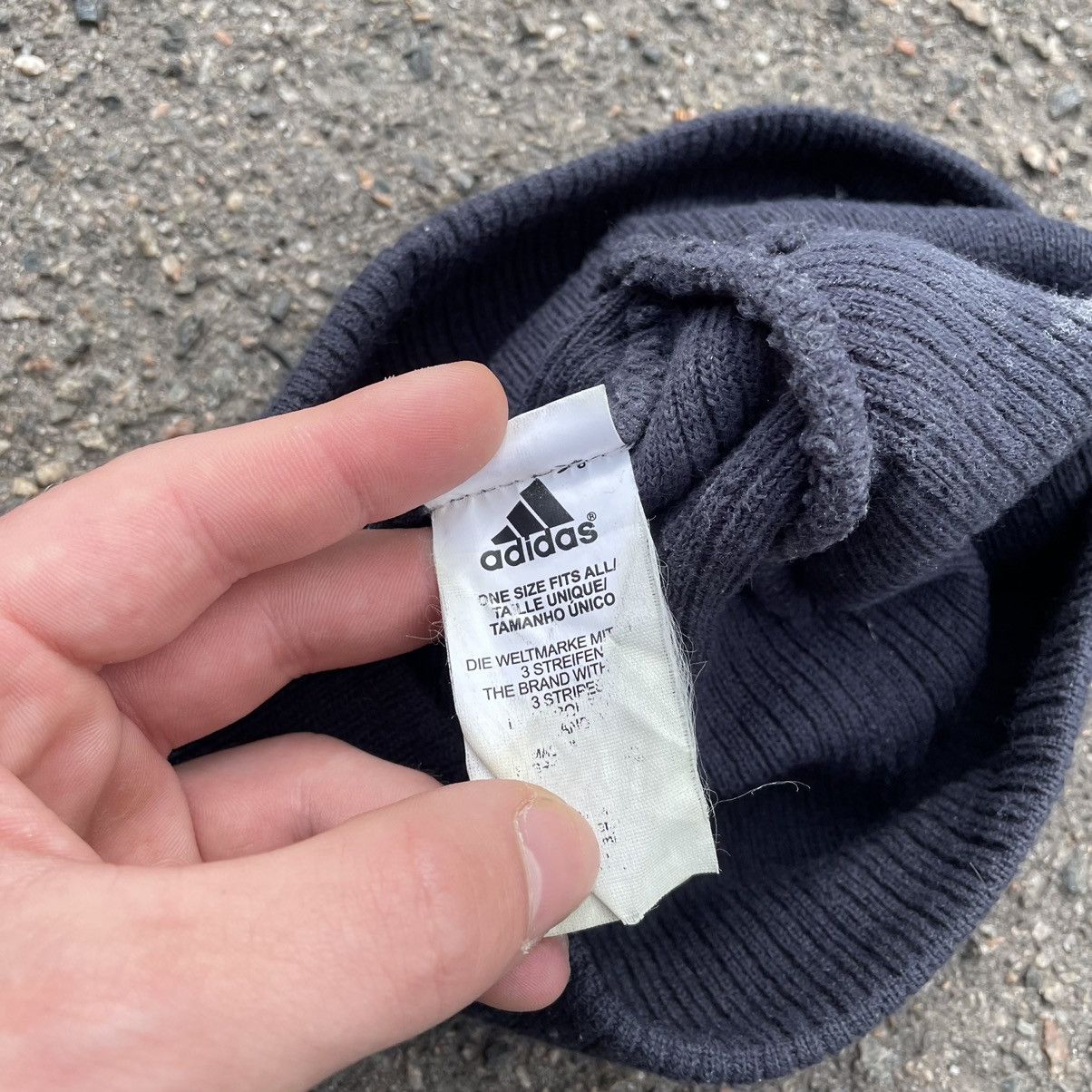 Vintage Vintage Y2K Adidas Ribbed Beanie Hat Streetwear Faded OS Size ONE SIZE - 4 Thumbnail