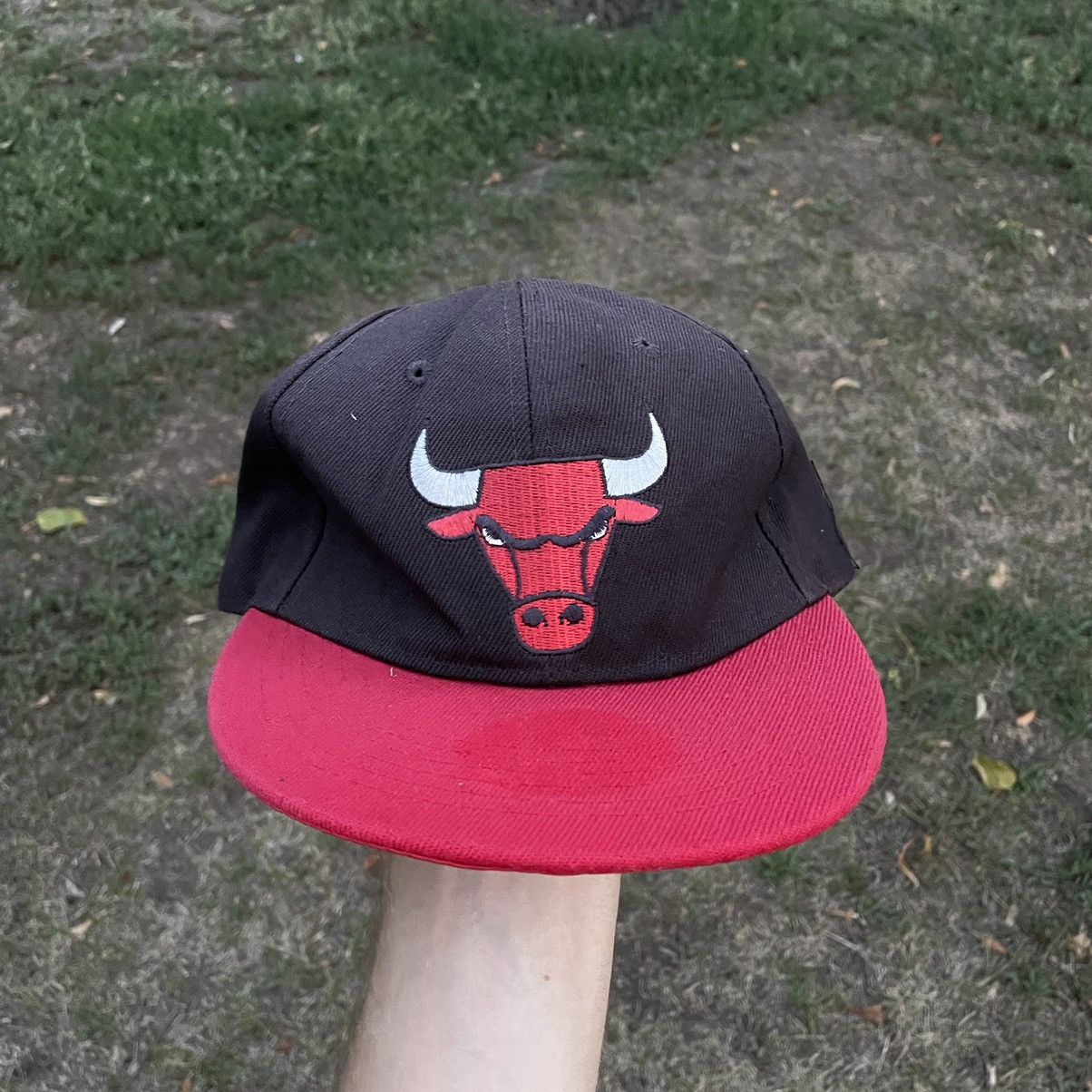 Vintage Vintage 90s Chicago Bulls Snapback Cap Streetwear Hypebeast Size ONE SIZE - 1 Thumbnail