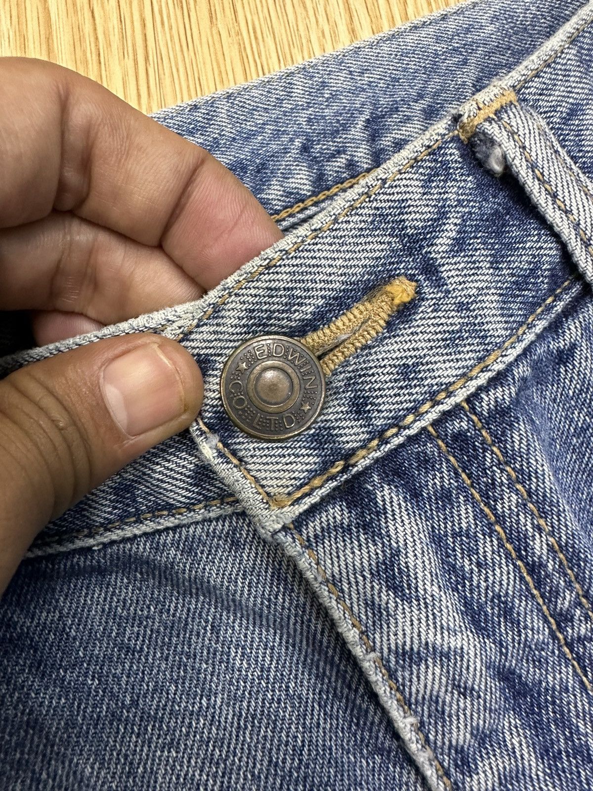 EDWIN INTERNATIONAL BASIC DISTRESSED DENIM-J724
