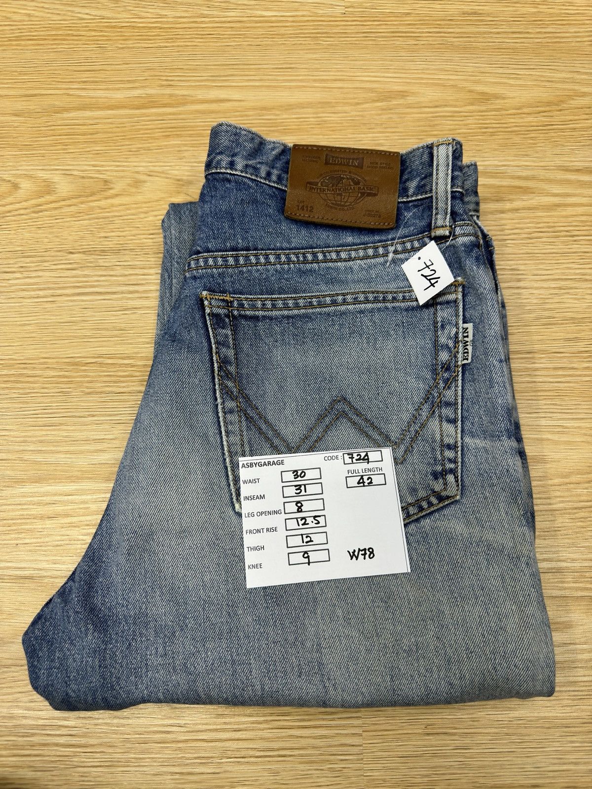 EDWIN INTERNATIONAL BASIC DISTRESSED DENIM-J724