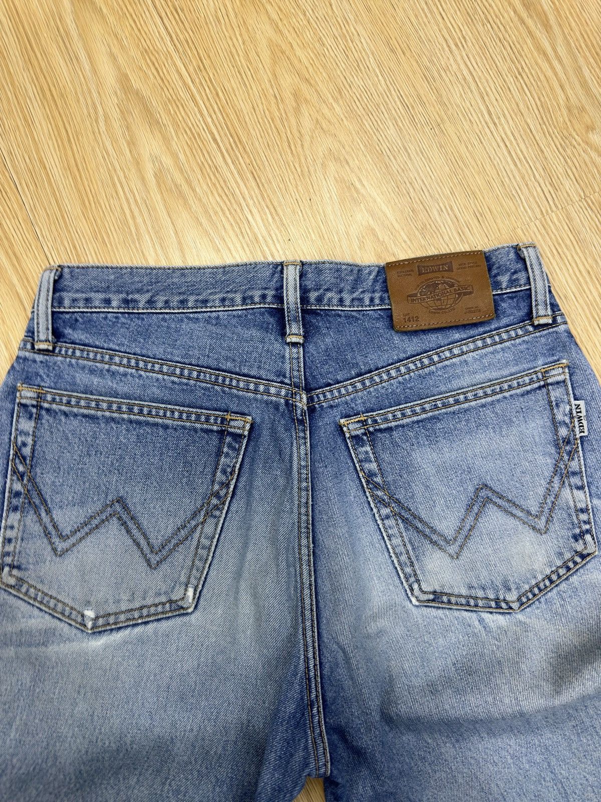 EDWIN INTERNATIONAL BASIC DISTRESSED DENIM-J724
