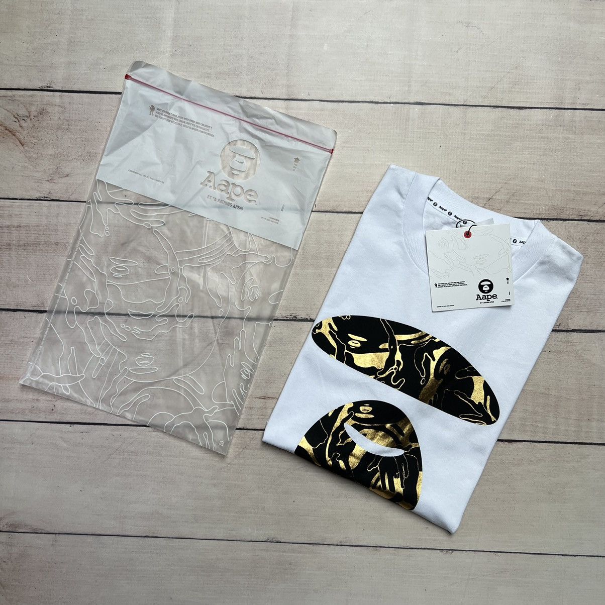 Aape Aape Bathing Ape Bape Tshirt Moon Face Tee White Size US L / EU 52-54 / 3 - 1 Thumbnail