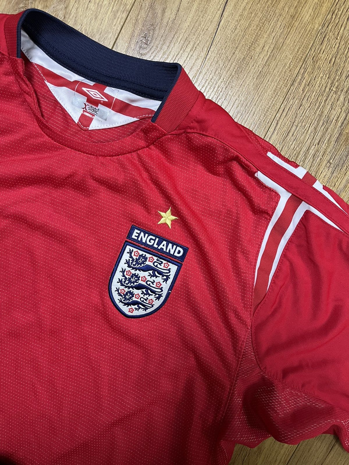 Umbro × Vintage Vintage Umbro England 2004-2006 Away Soccer Jersey In Red Size US L / EU 52-54 / 3 - 3 Thumbnail