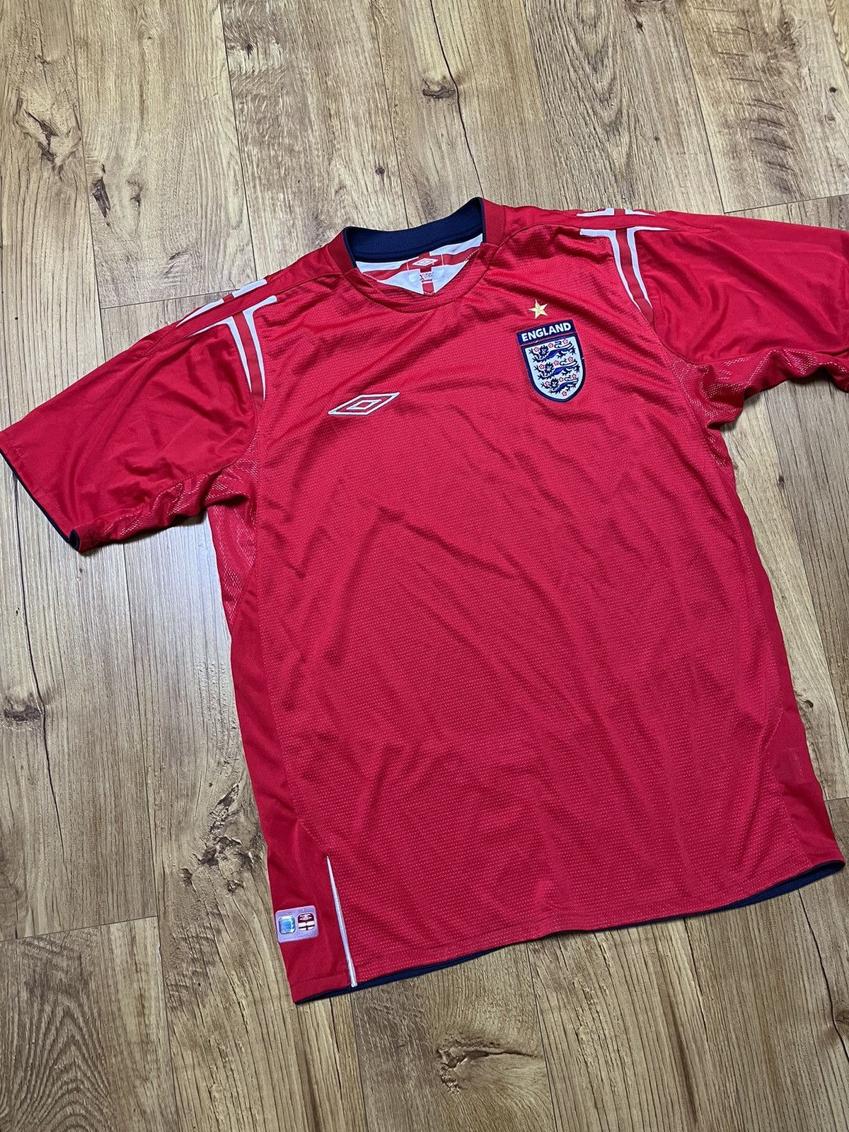 Umbro × Vintage Vintage Umbro England 2004-2006 Away Soccer Jersey In Red Size US L / EU 52-54 / 3 - 1 Thumbnail