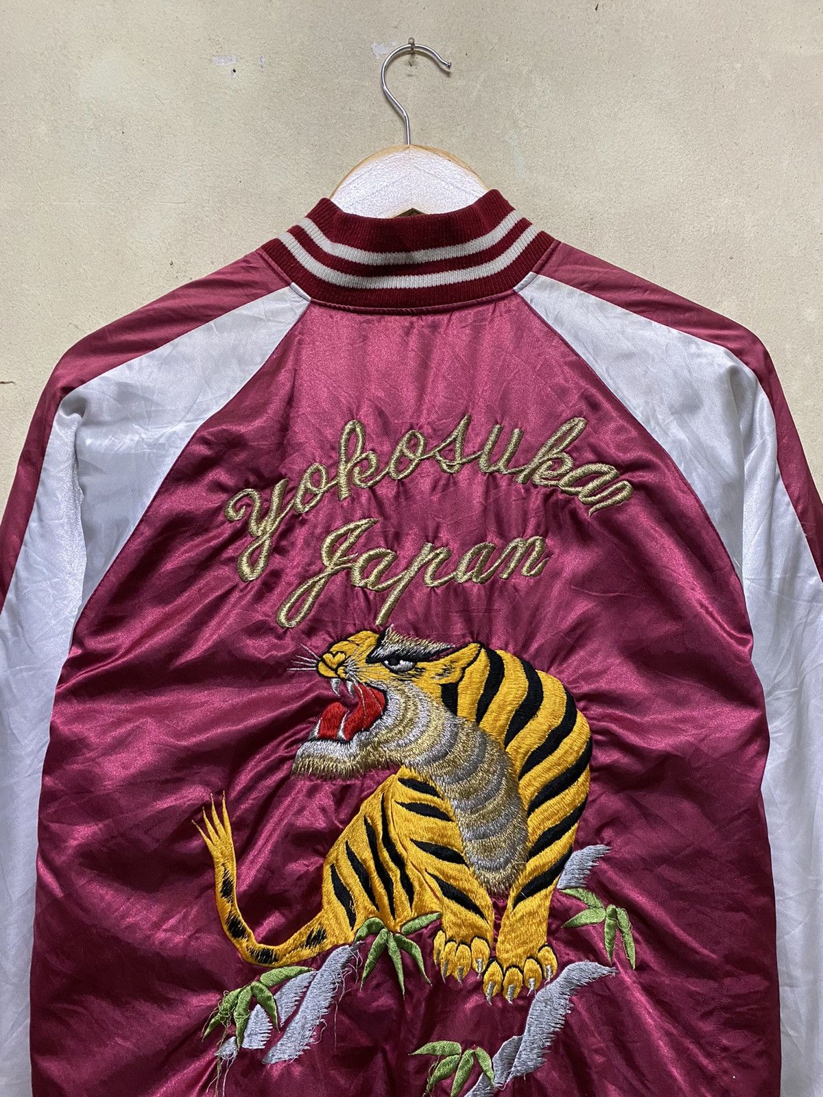 Japanese Brand Vintage Sukajan Souvenir Satin Embroidery Style Tiger Geisha Size US XL / EU 56 / 4 - 2 Thumbnail