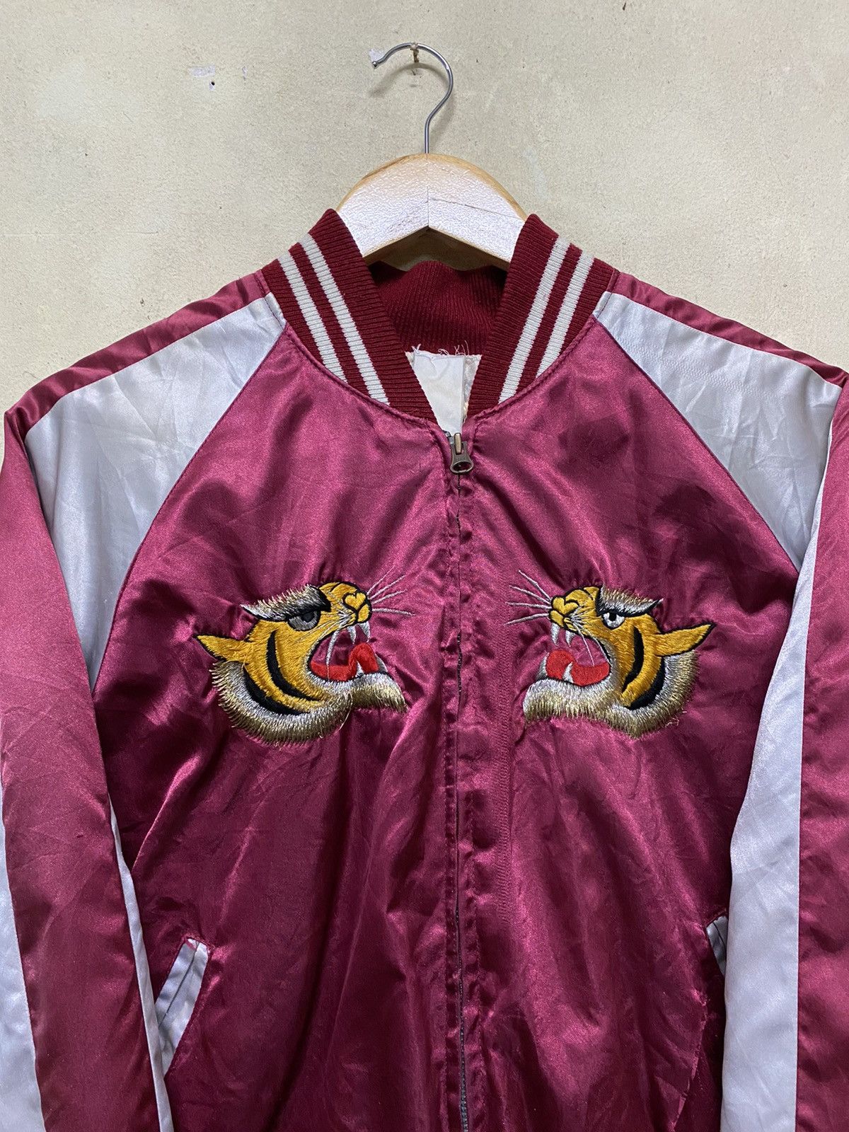 Japanese Brand Vintage Sukajan Souvenir Satin Embroidery Style Tiger Geisha Size US XL / EU 56 / 4 - 6 Thumbnail