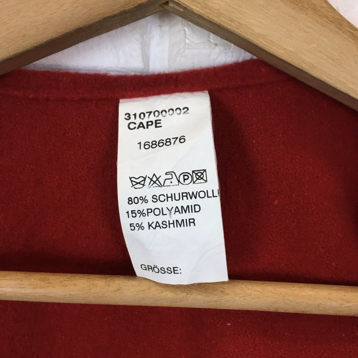 Other Unbrand Red Capes Free Size Size US L / EU 52-54 / 3 - 8 Thumbnail