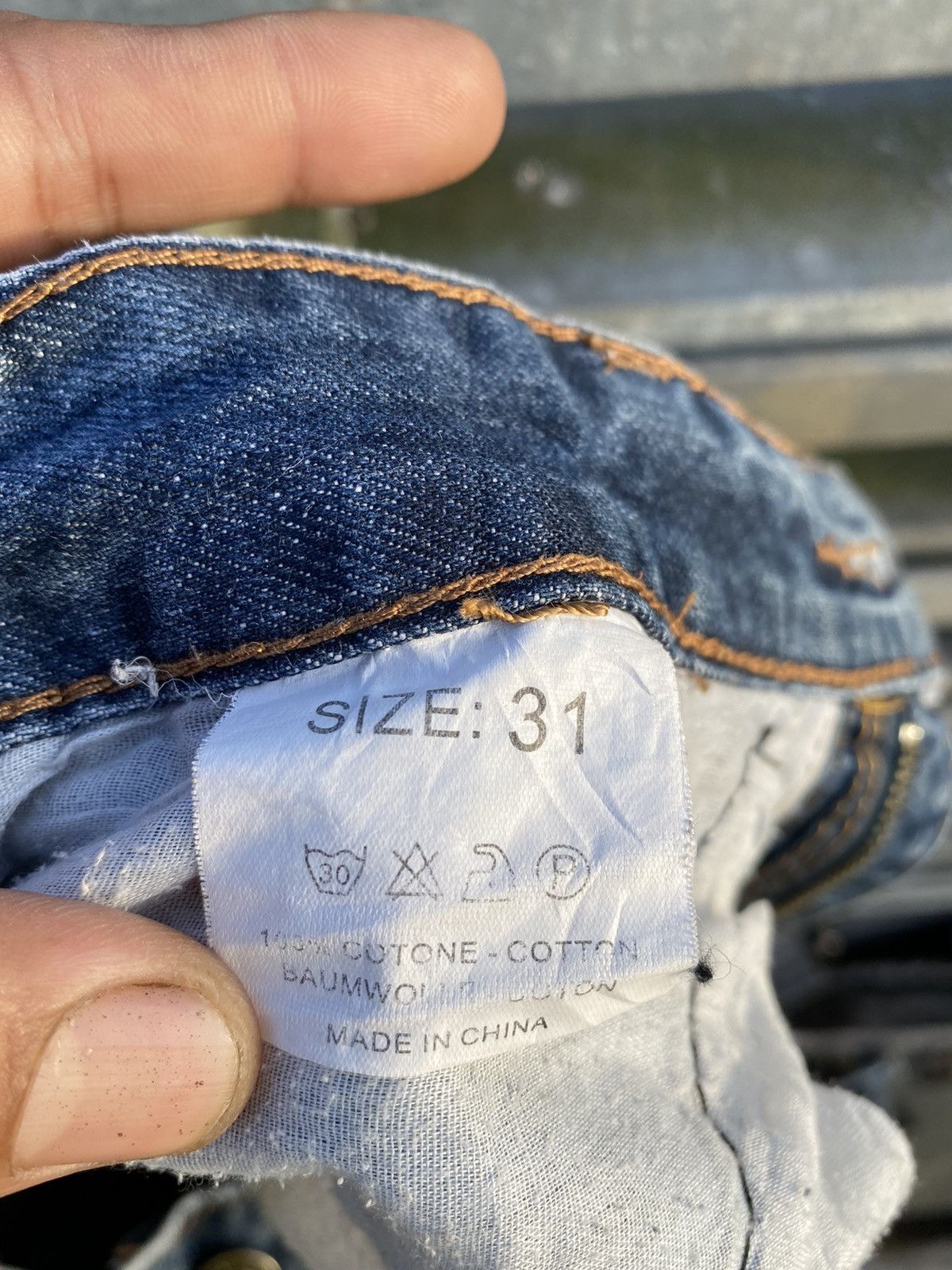 Dsquared2 Vintage Dsquared THRASHED Distressed Denim Jeans Size US 30 / EU 46 - 9 Thumbnail