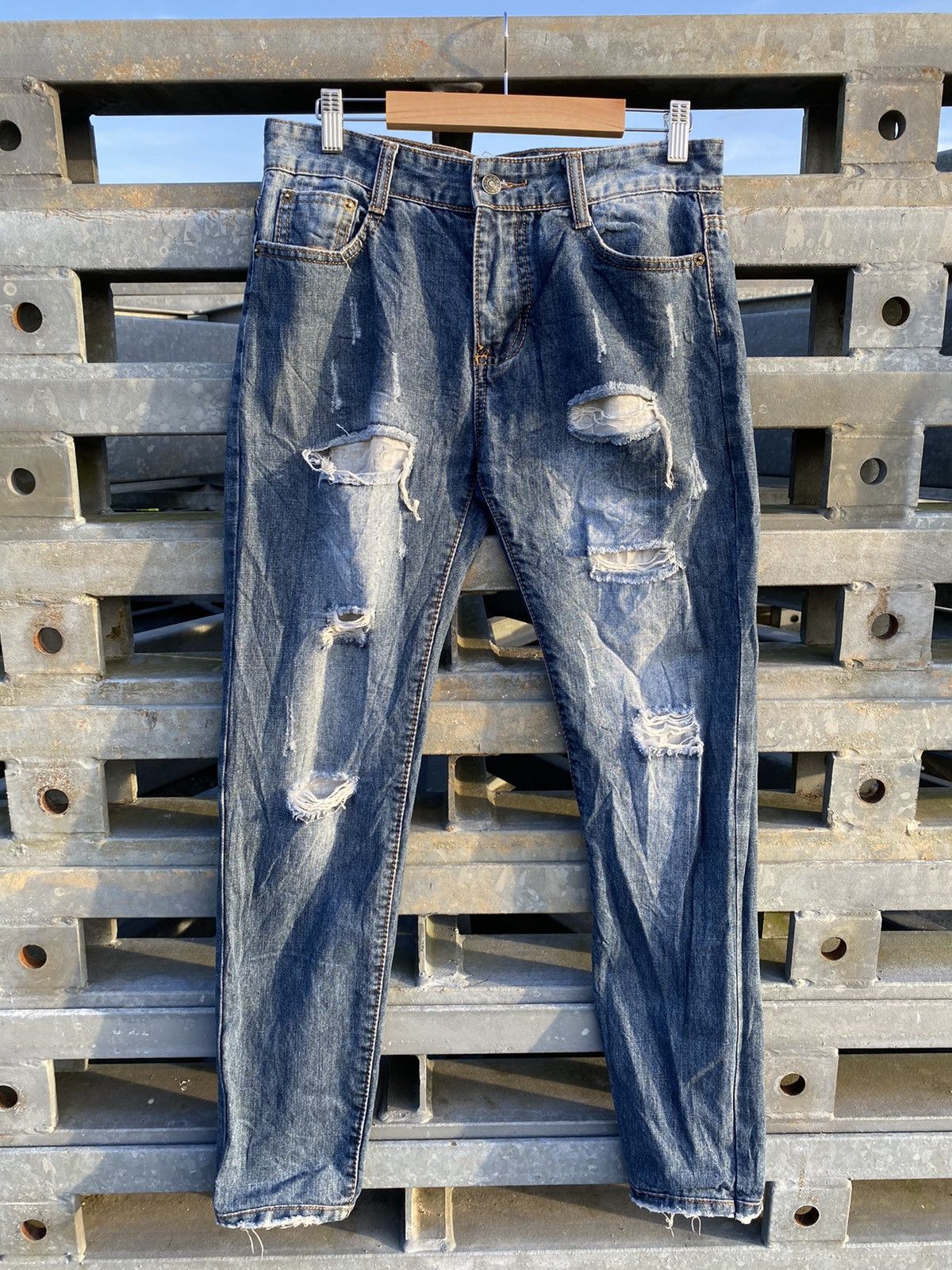 Dsquared2 Vintage Dsquared THRASHED Distressed Denim Jeans Size US 30 / EU 46 - 1 Thumbnail