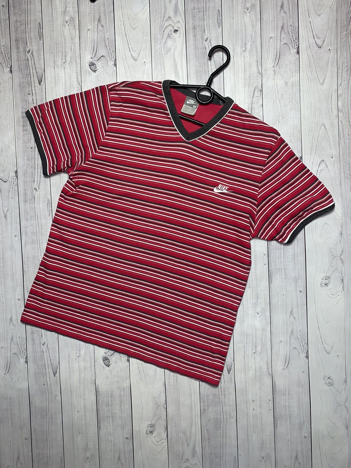 Vintage Nike striped red tee logo size M