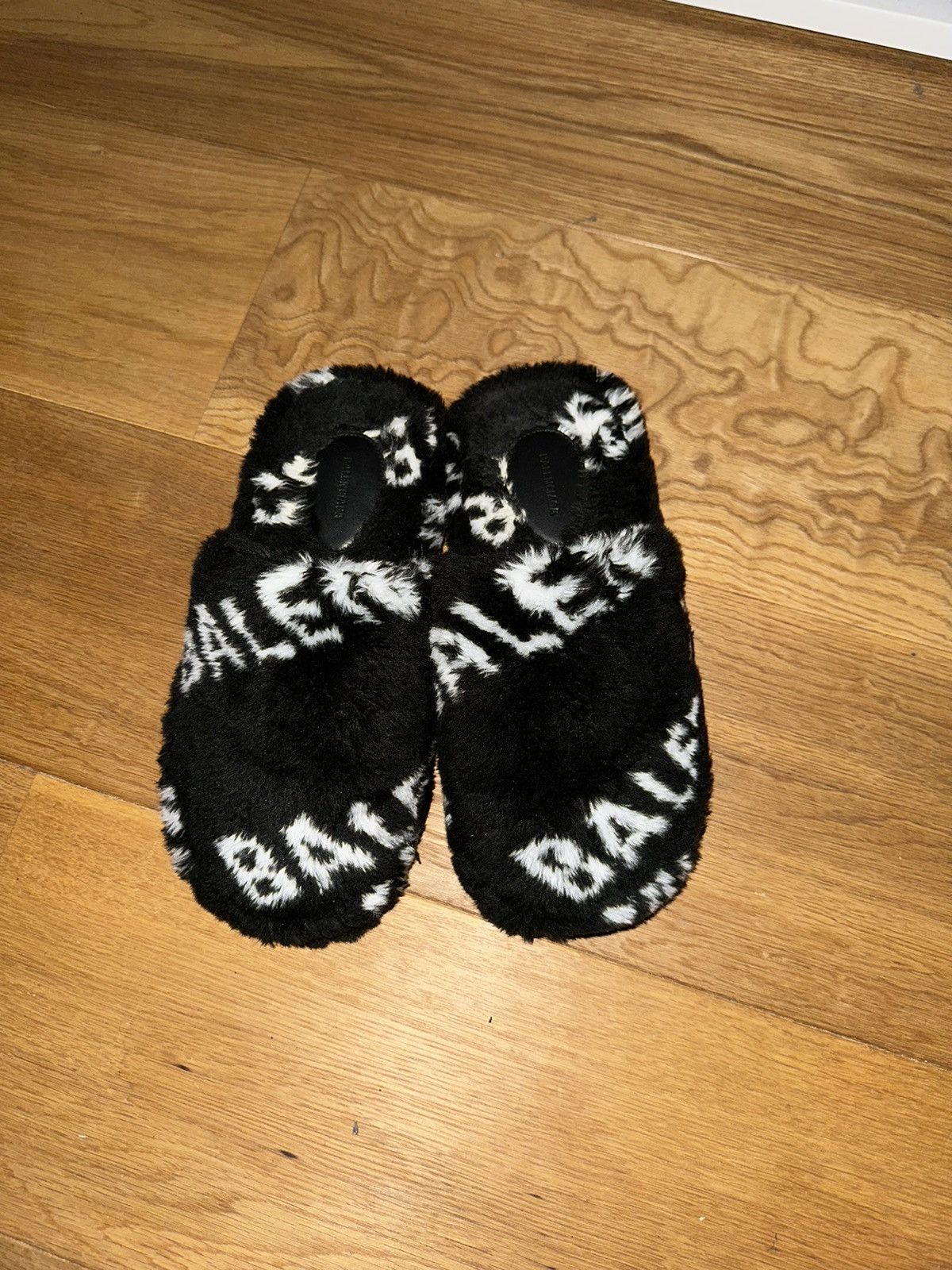 Balenciaga slippers