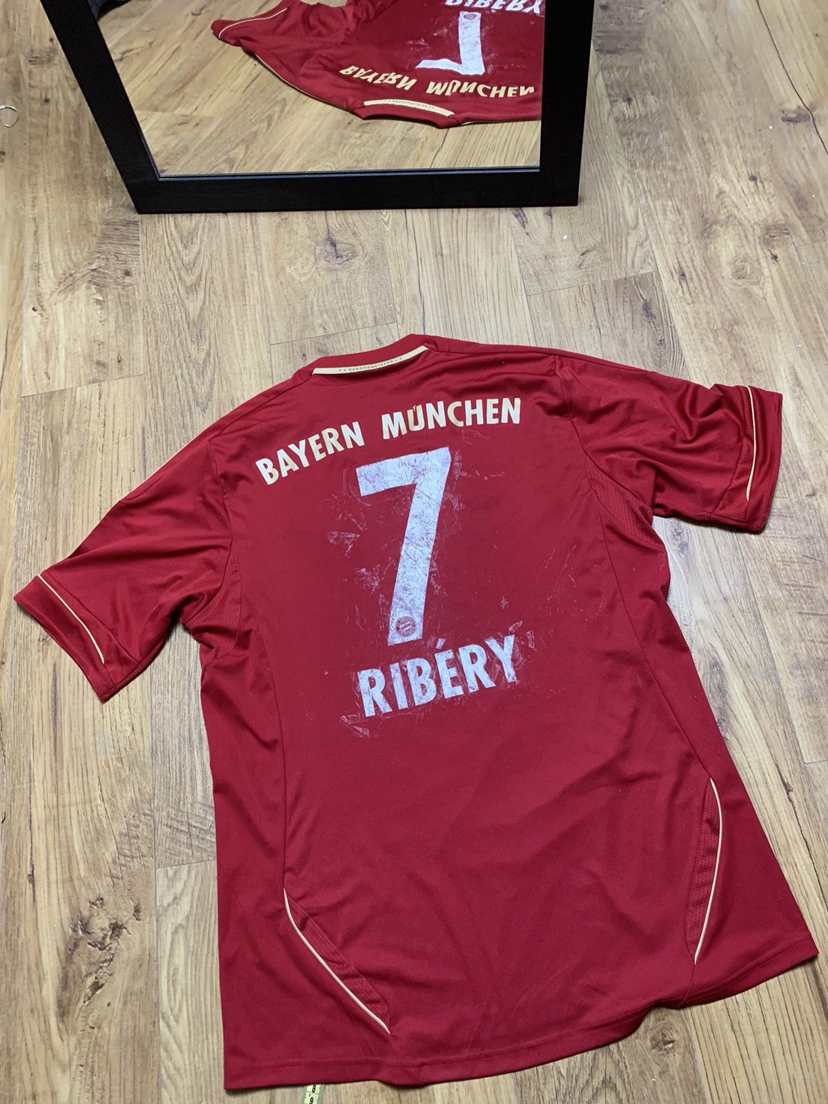 Other 2011 Adidas Bayern Munich 7 Ribery Size US L / EU 52-54 / 3 - 4 Thumbnail