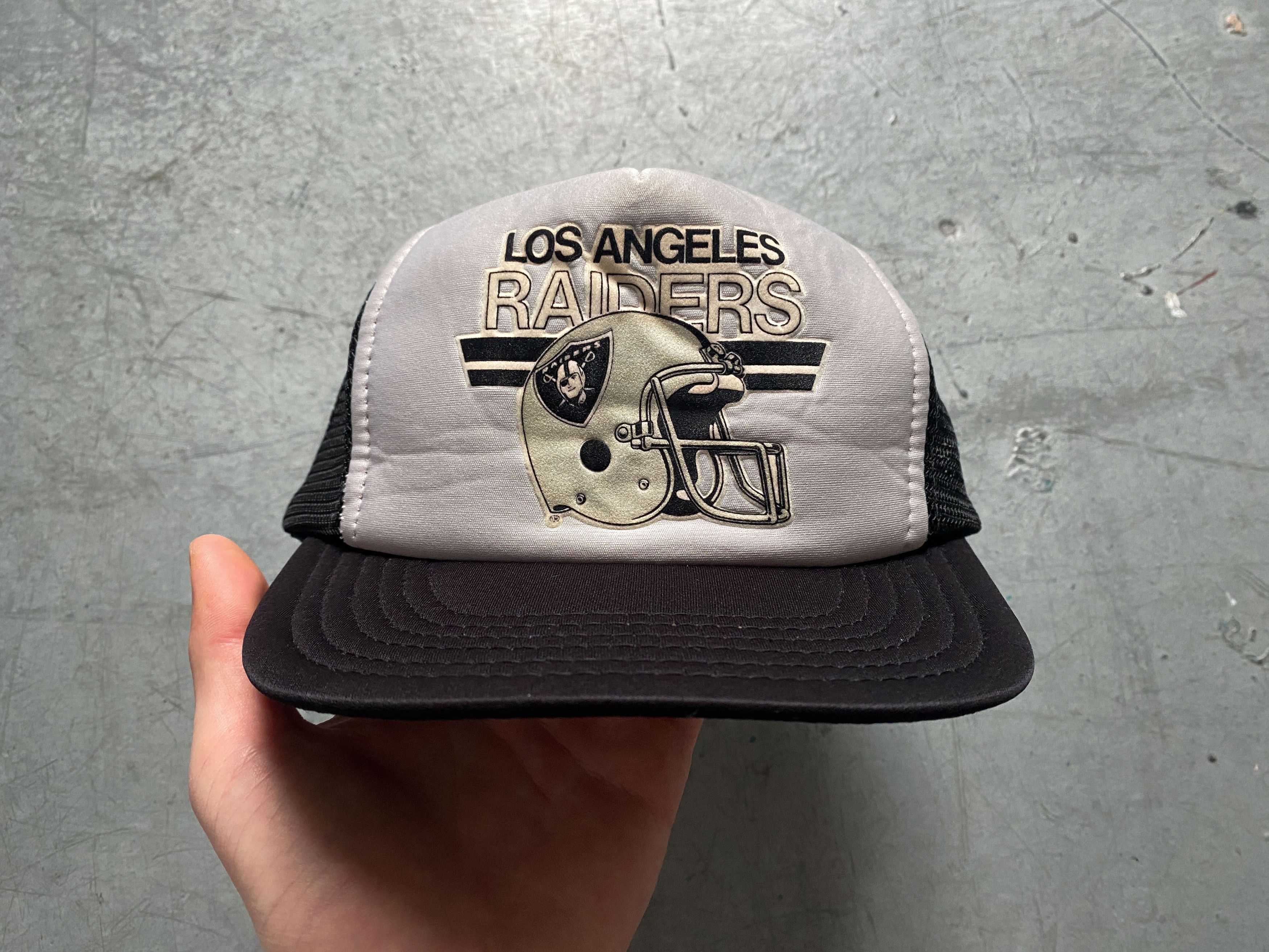 DISTRESSED Vintage 90s Los Angeles RAIDERS Snapback Hat 