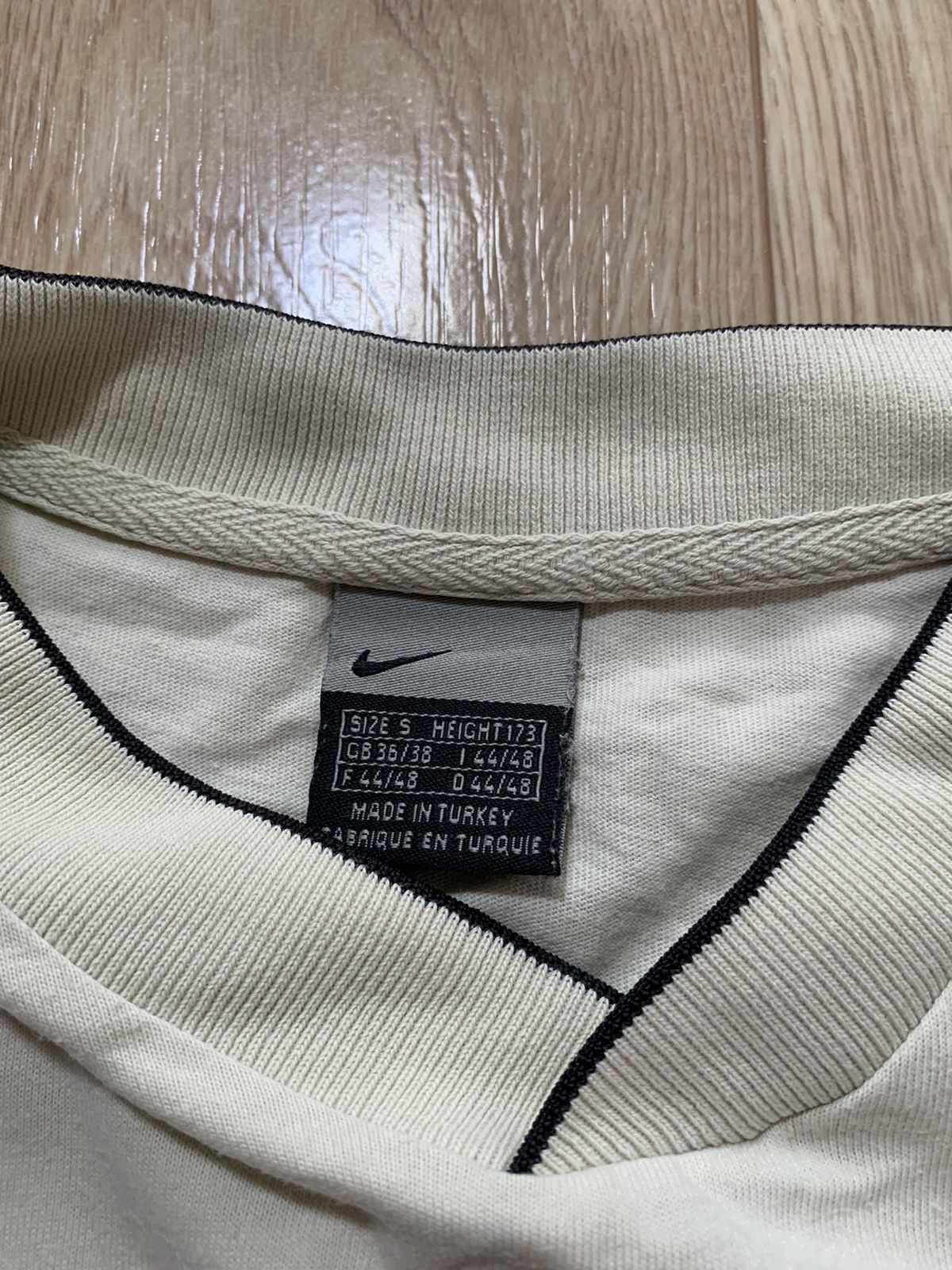 Nike × Vintage Nike Center Logo Vintage T-Shirt Size US S / EU 44-46 / 1 - 5 Thumbnail