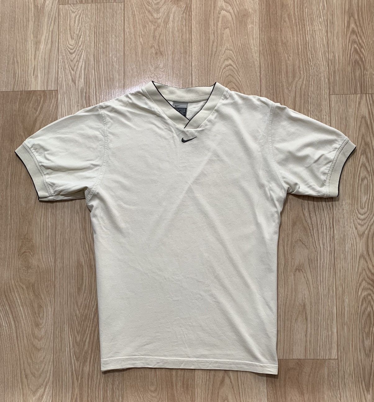 Nike × Vintage Nike Center Logo Vintage T-Shirt Size US S / EU 44-46 / 1 - 1 Thumbnail