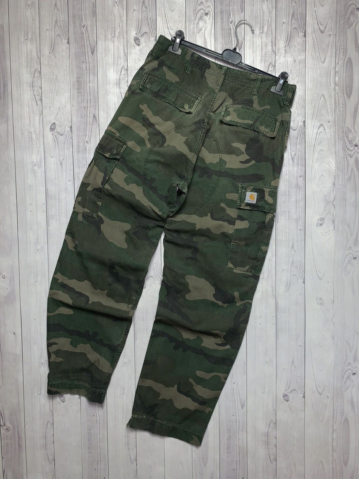 Vintage Carhartt Wip cargo pants pocket size 32 Camo