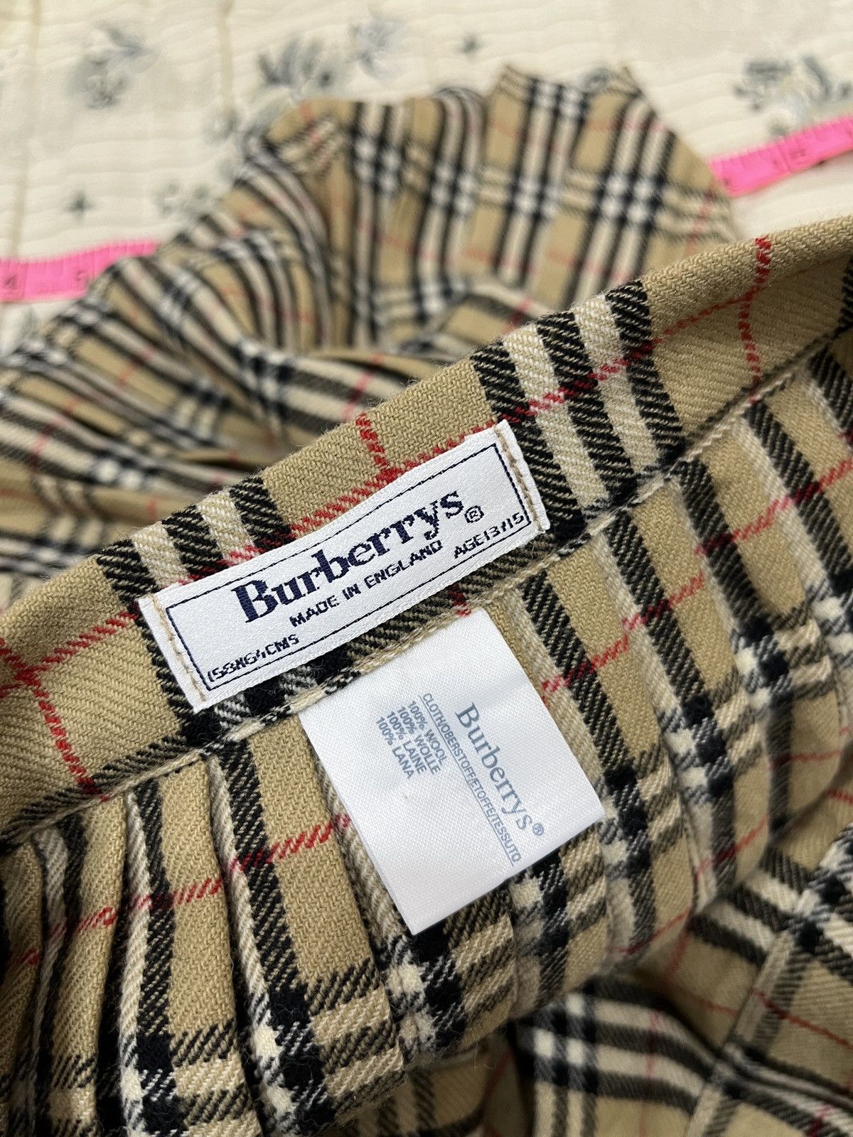 Burberry × Vintage (Yyy). VINTAGE BURBERRYS NOVA CHECK WRAP SKIRTS Size 27" / US 4 / IT 40 - 8 Thumbnail
