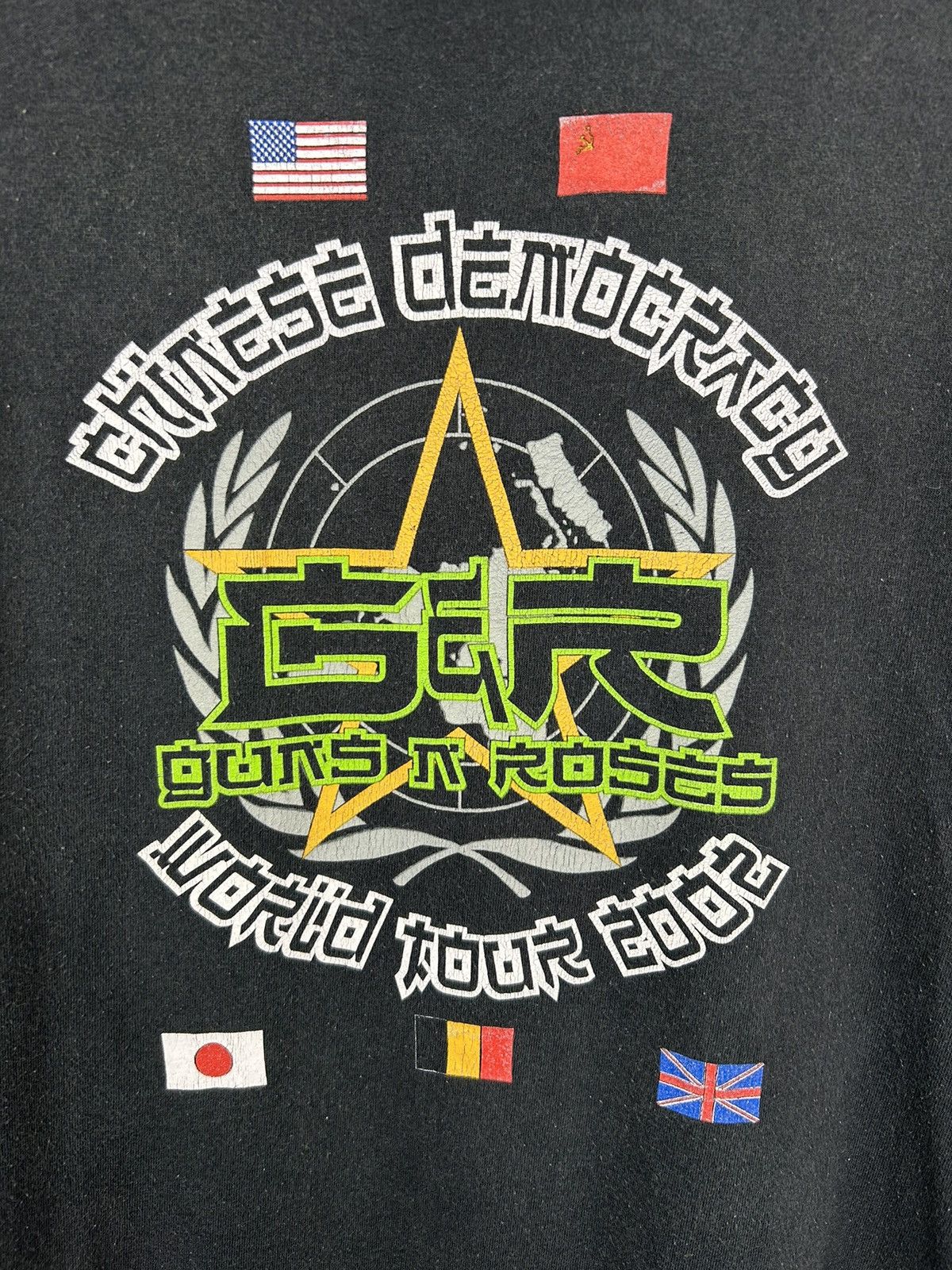 Vintage Gun N Roses Chinese Democracy World Tour 2002 Tee Size US M / EU 48-50 / 2 - 12 Thumbnail