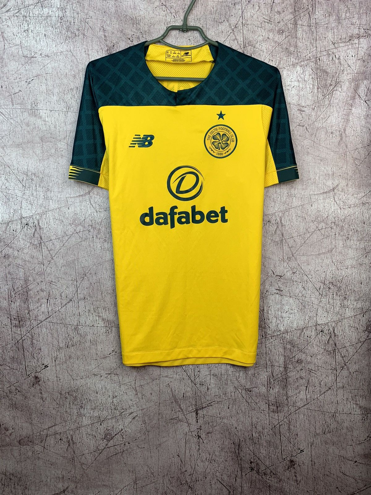 FC Celtic New Balance Football Jersey Shirt