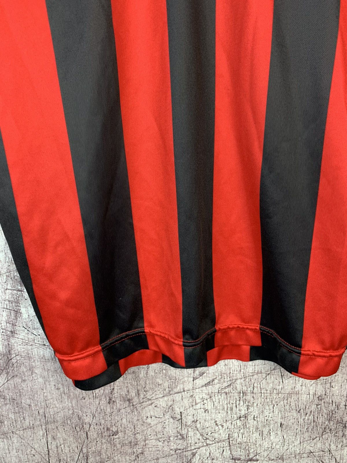 Vintage AC Milan Mediolanum Soccer Jersey Size US S / EU 44-46 / 1 - 7 Thumbnail