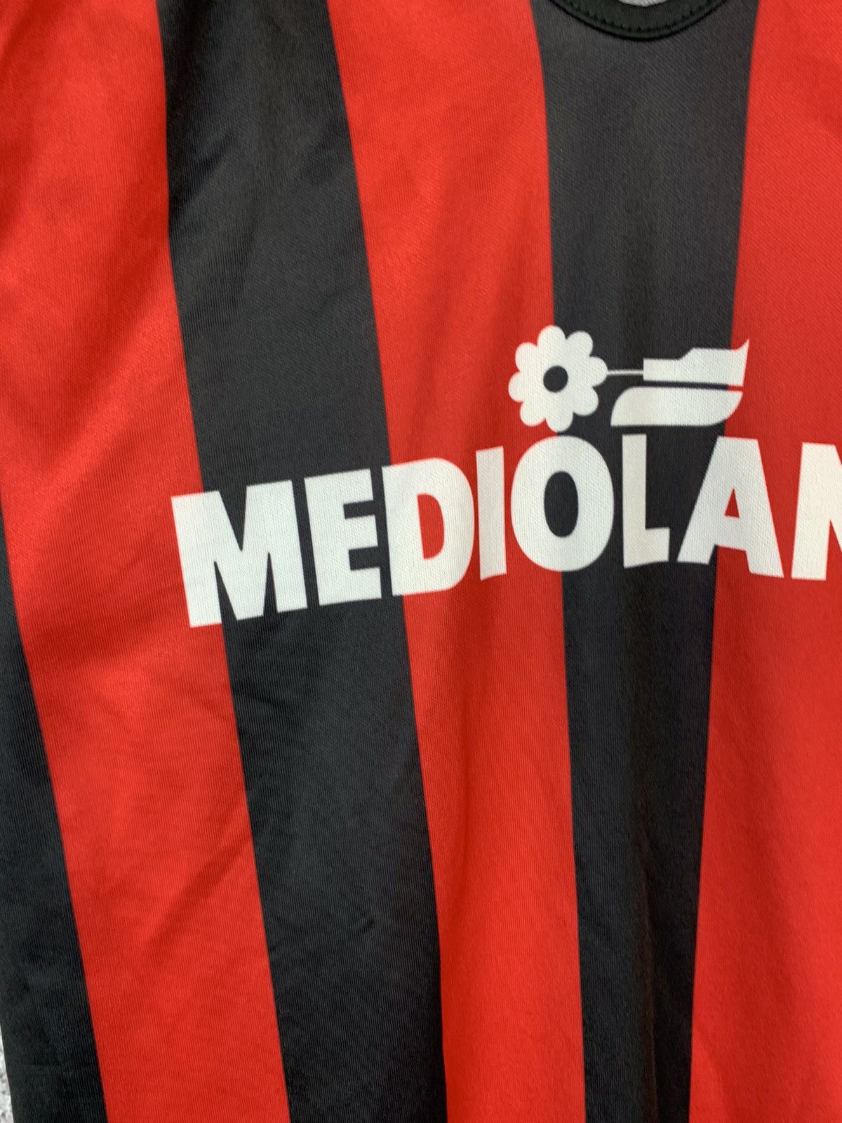 Vintage AC Milan Mediolanum Soccer Jersey Size US S / EU 44-46 / 1 - 6 Thumbnail