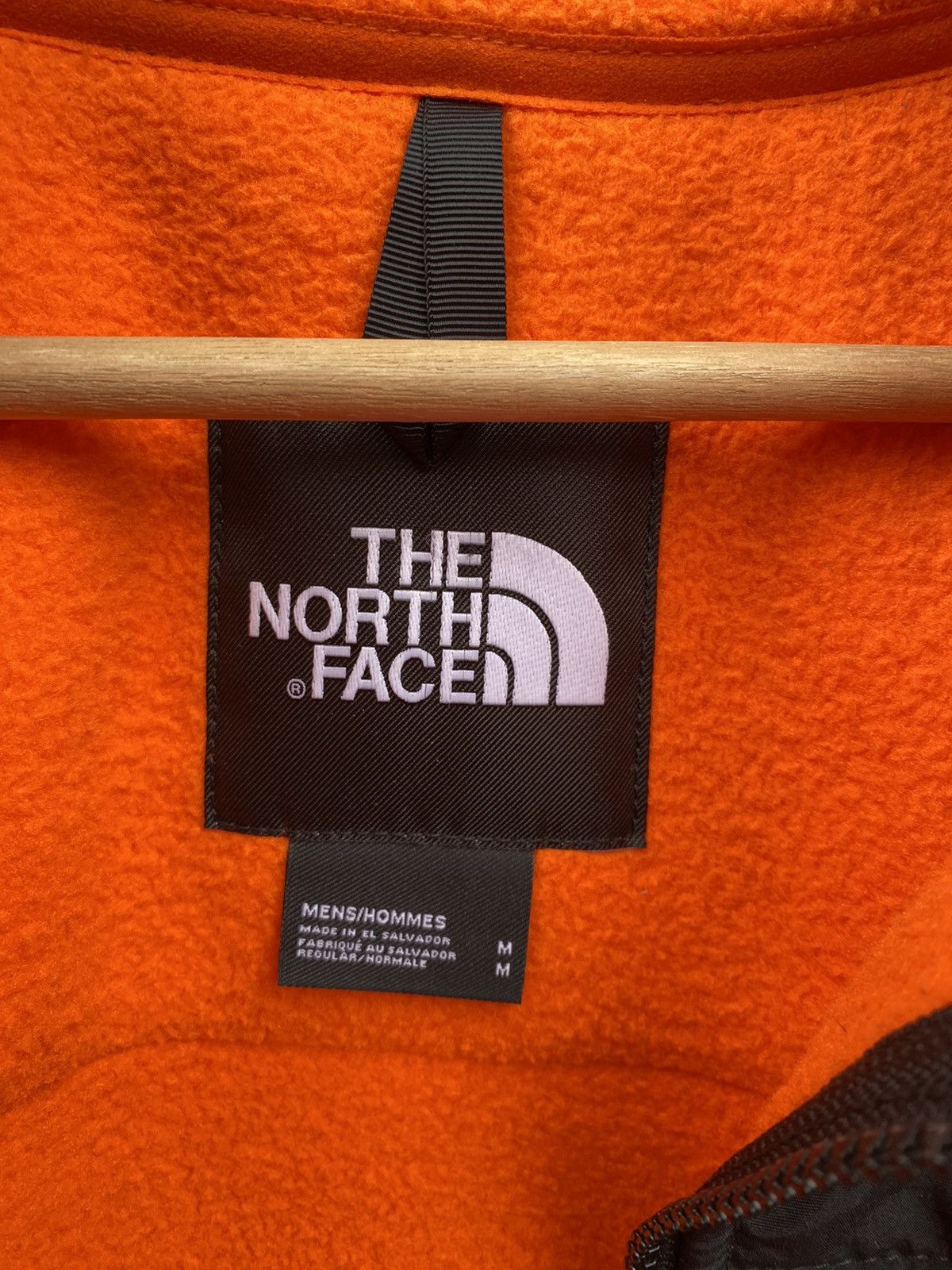 The North Face Black and neon orange north face 95 retro Denali Size US M / EU 48-50 / 2 - 3 Thumbnail