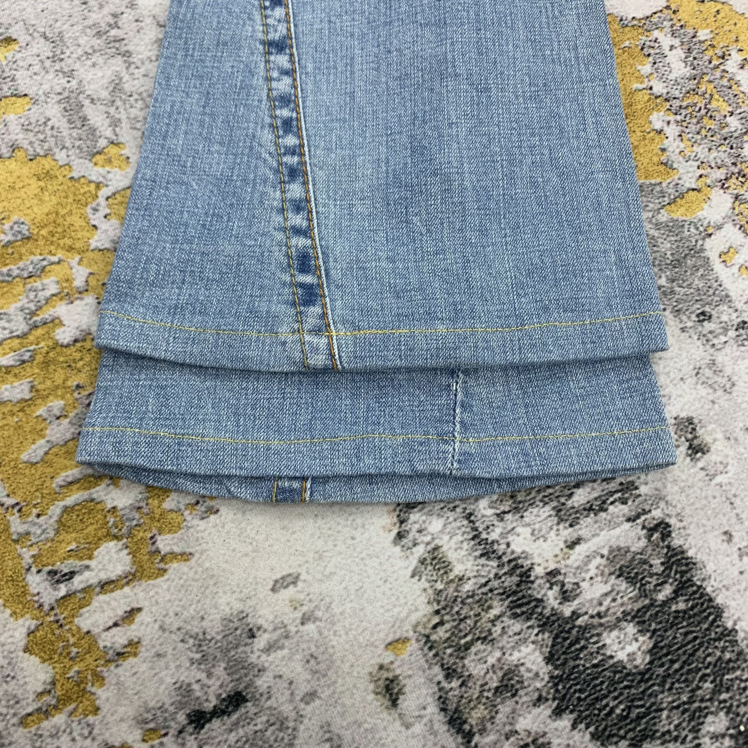 Japanese Brand Light Blue Wash Flare Ripped Jeans Size 27" / US 4 / IT 40 - 7 Thumbnail