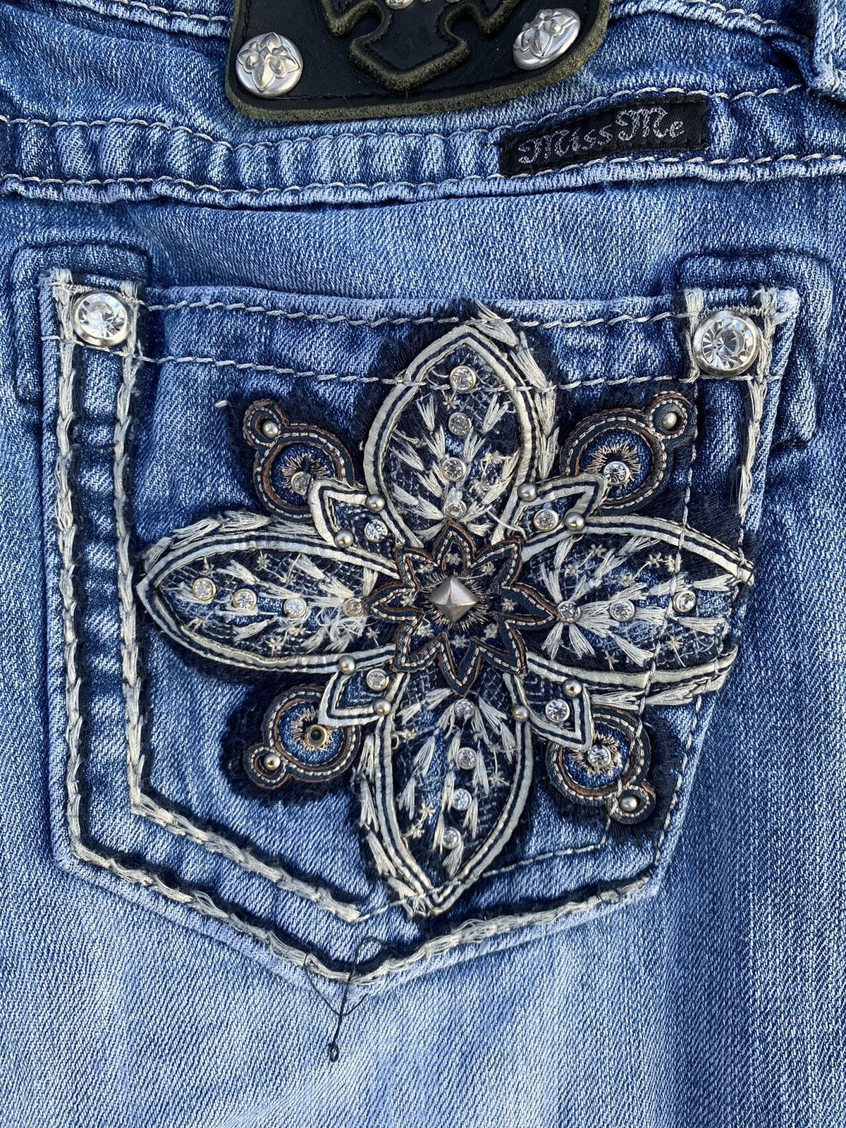Jean Miss Me Signature-Rise Boot Jeans Size 31" - 3 Thumbnail