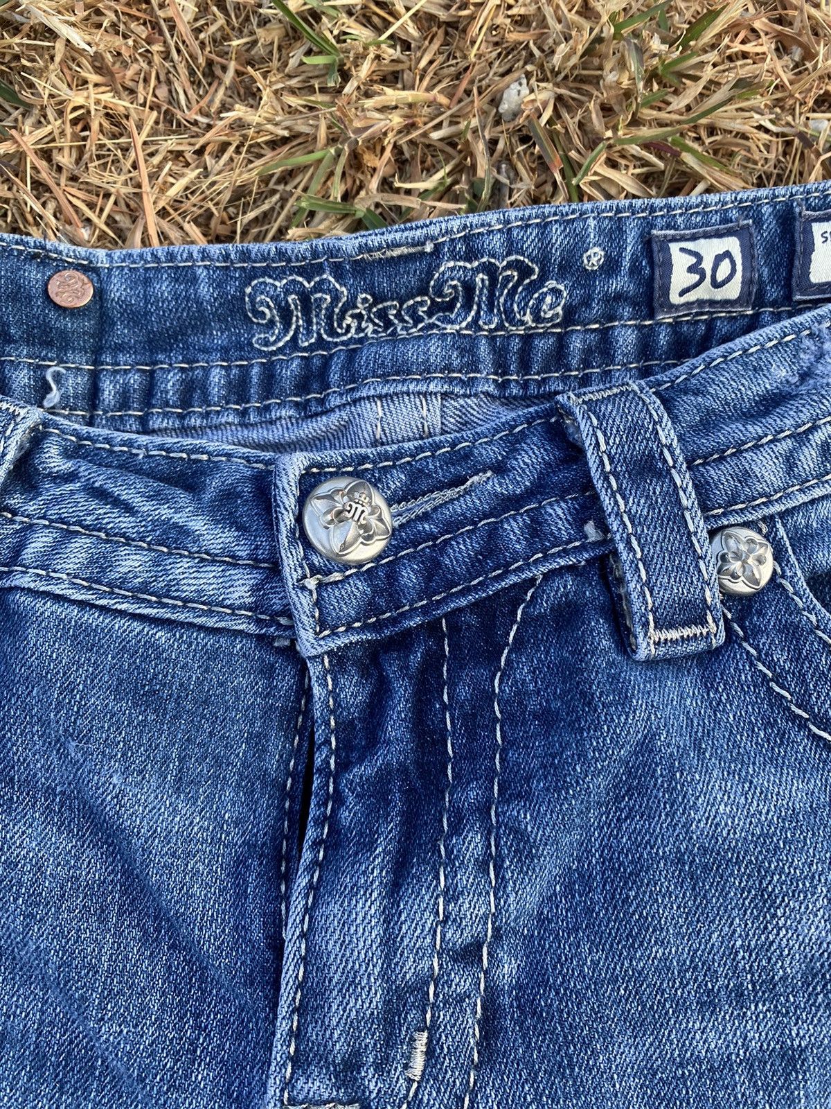 Jean Miss Me Signature-Rise Boot Jeans Size 31" - 12 Thumbnail