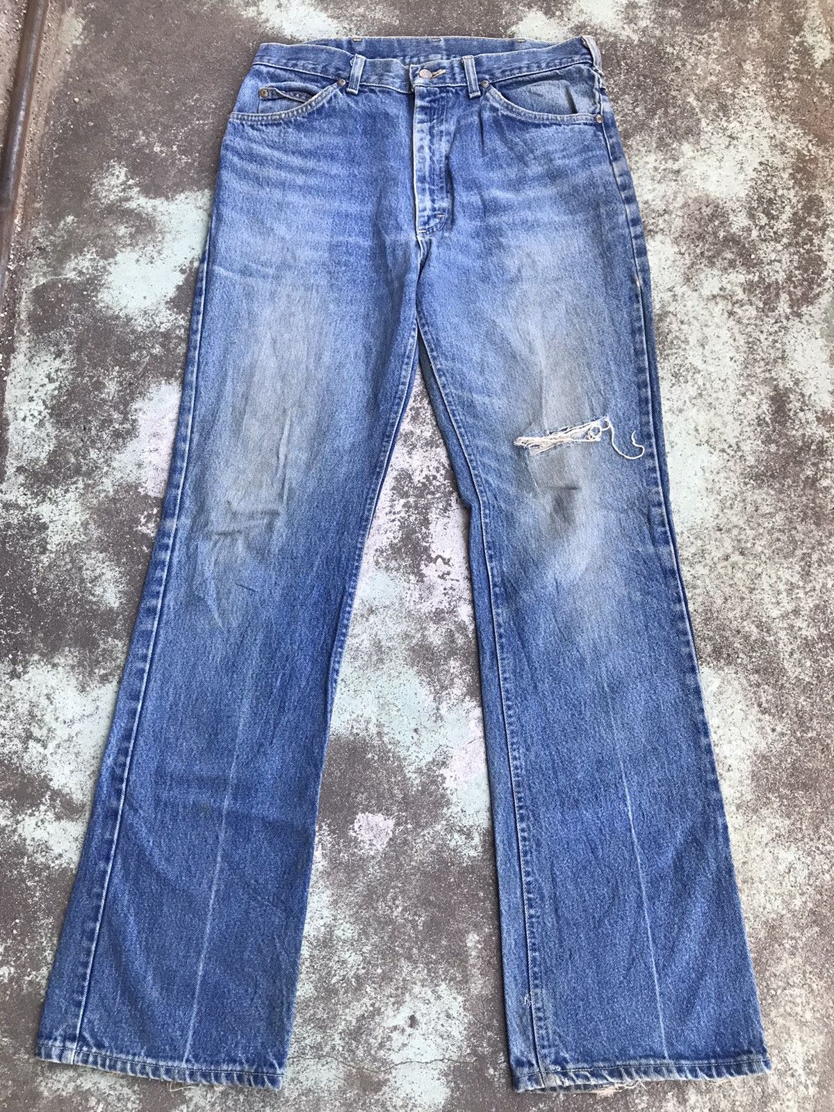 Le Grande Bleu (L.G.B.) × Lee × Vintage Vintage Lee Distressed Flare Jeans Made in USA Size US 34 / EU 50 - 1 Thumbnail