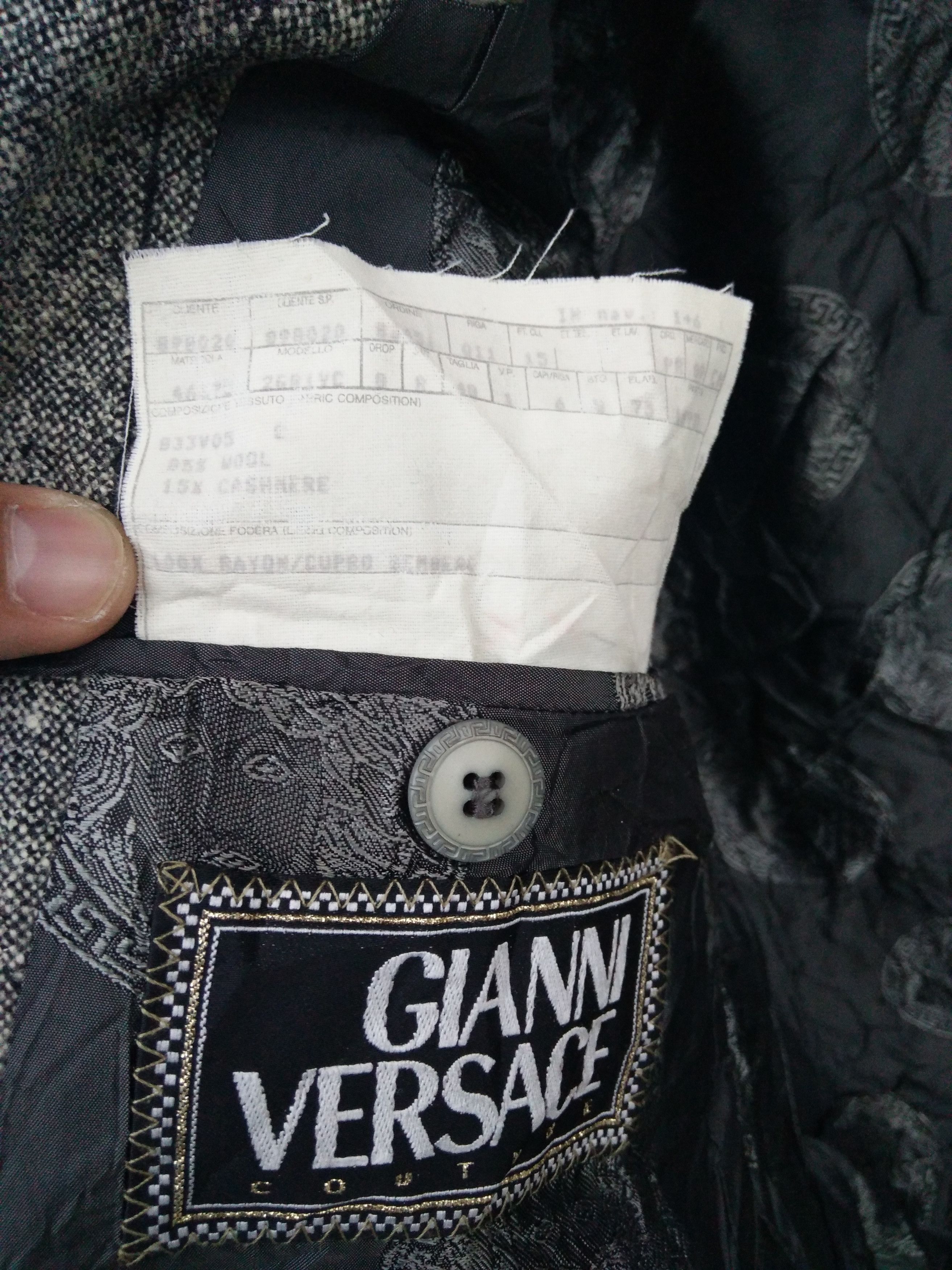 Versace 90s Gianni Versace Wool Cashmere Pinstripe Blazer Size US M / EU 48-50 / 2 - 15 Thumbnail