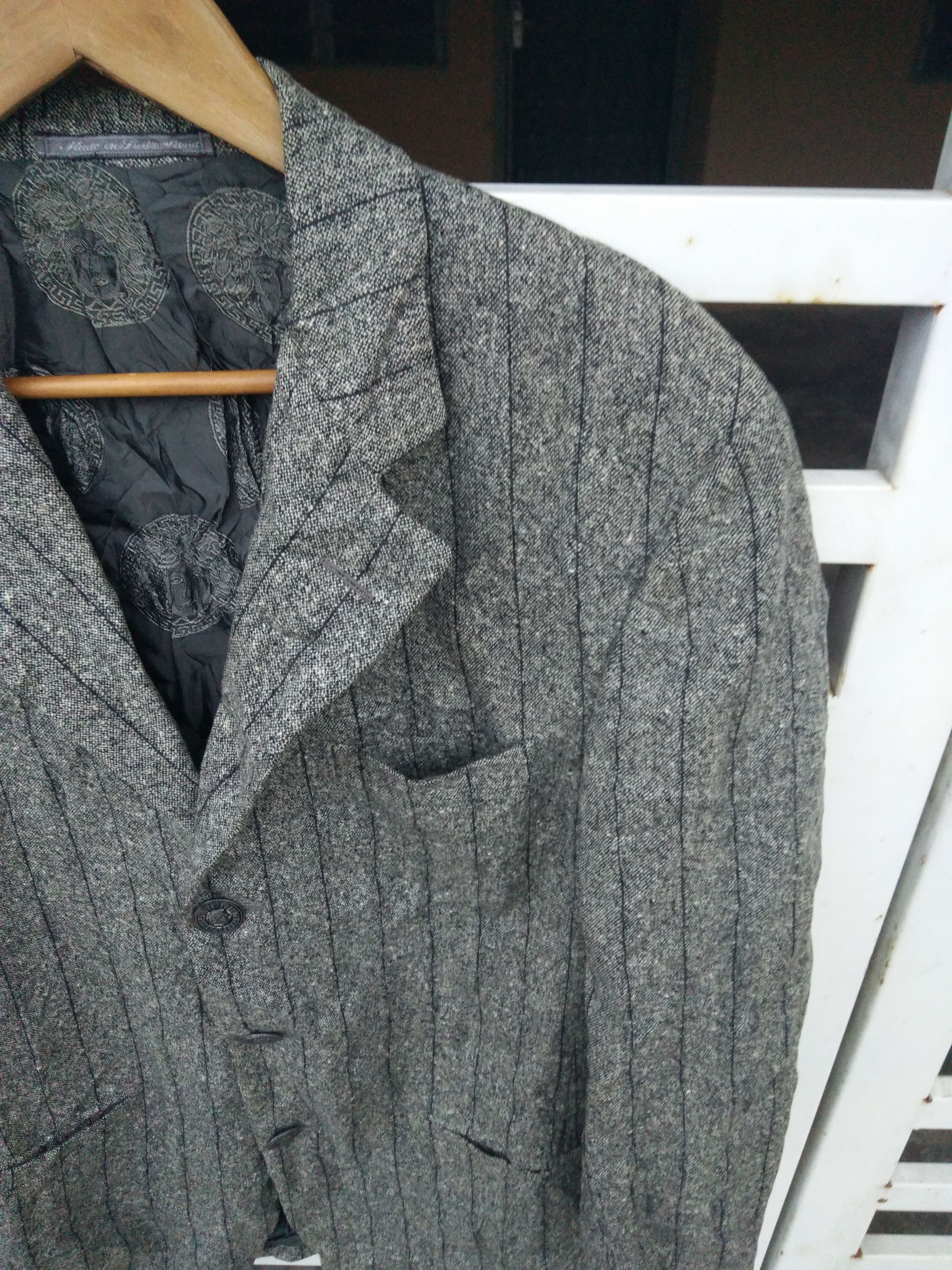 Versace 90s Gianni Versace Wool Cashmere Pinstripe Blazer Size US M / EU 48-50 / 2 - 10 Thumbnail