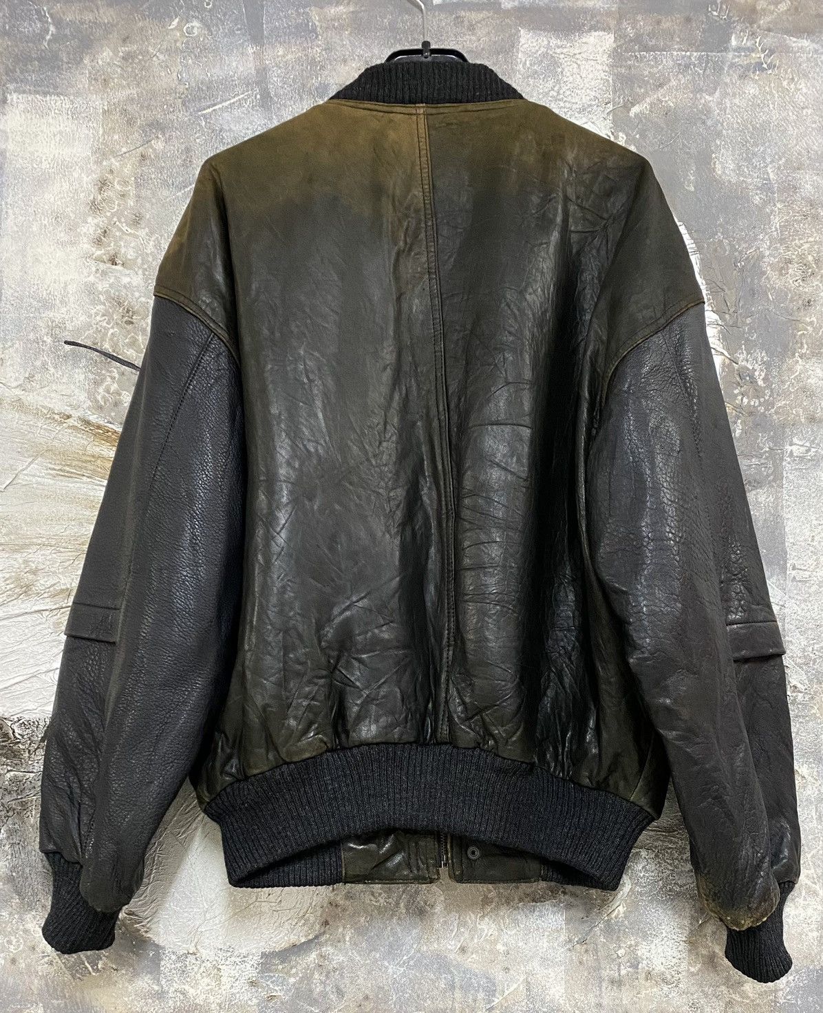 Vintage Vintage Intermezzo Sheepskin Leather Bomber Jacket Size US L / EU 52-54 / 3 - 10 Thumbnail