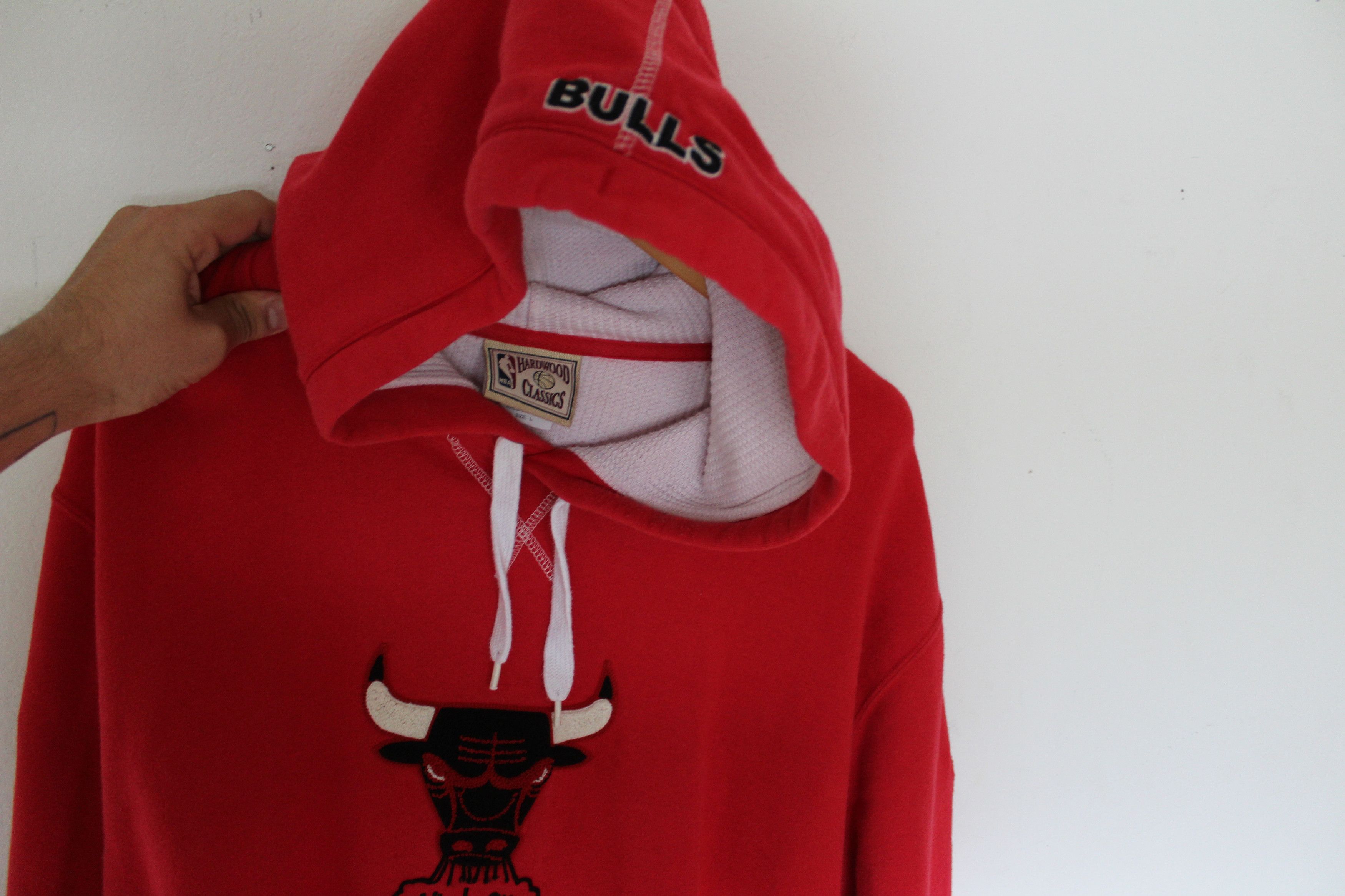 Chicago Bulls Embroidered Chicago Bulls Hoodie Size US L / EU 52-54 / 3 - 4 Preview