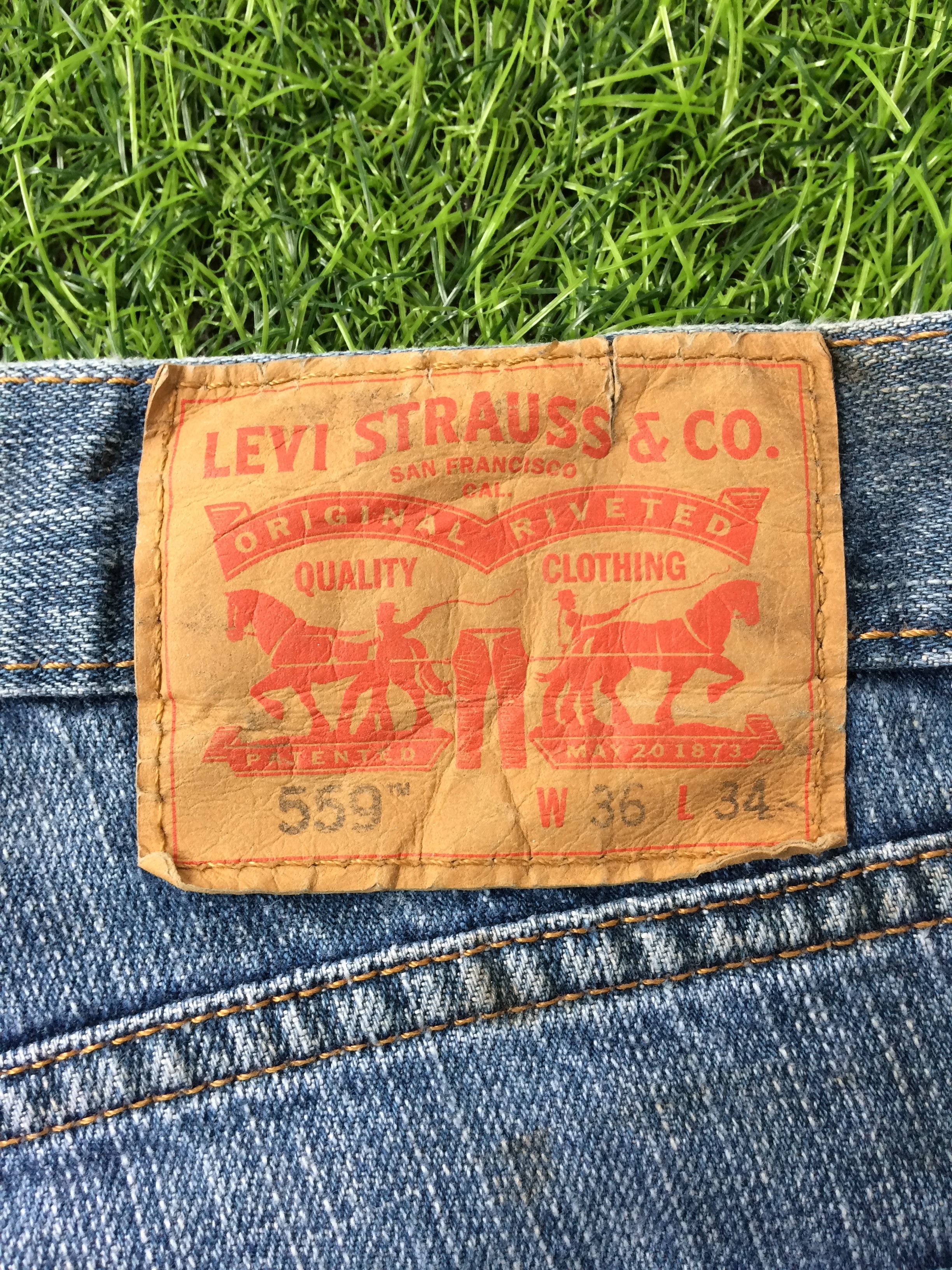 Levi's Vintage Distressed Levis 559 Jeans #B-375 Size US 37 - 12 Thumbnail