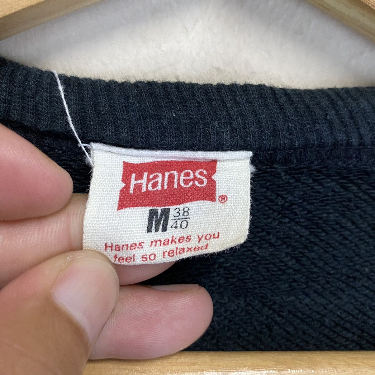 Hanes × Japanese Brand × Vintage Vintage 90s Hanes Sweatshirt Big Logo Crewneck Size M Size US M / EU 48-50 / 2 - 7 Thumbnail