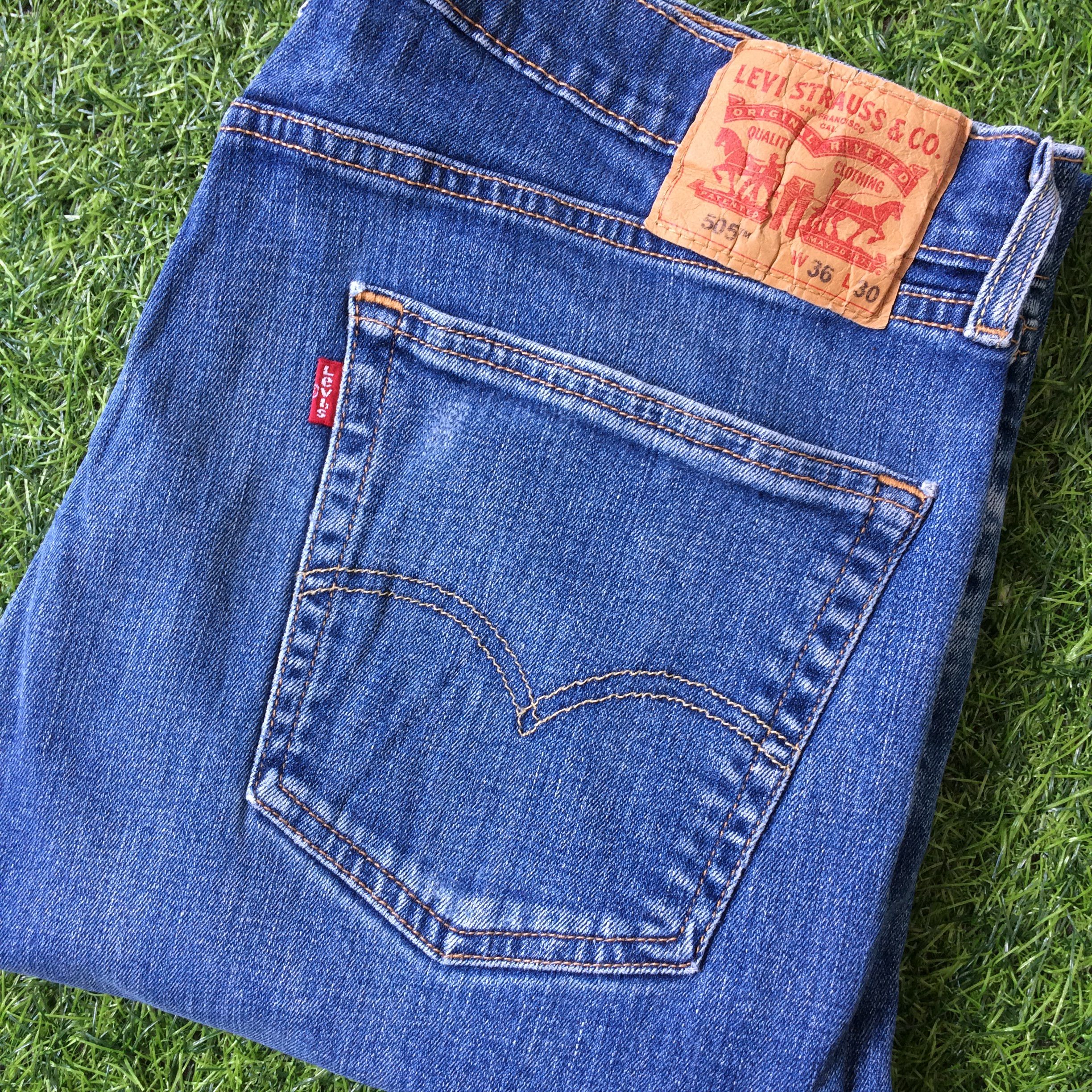 Levi's Vintage Distressed Levis 505 Stretch Jeans #B-389 Size US 35 - 7 Thumbnail