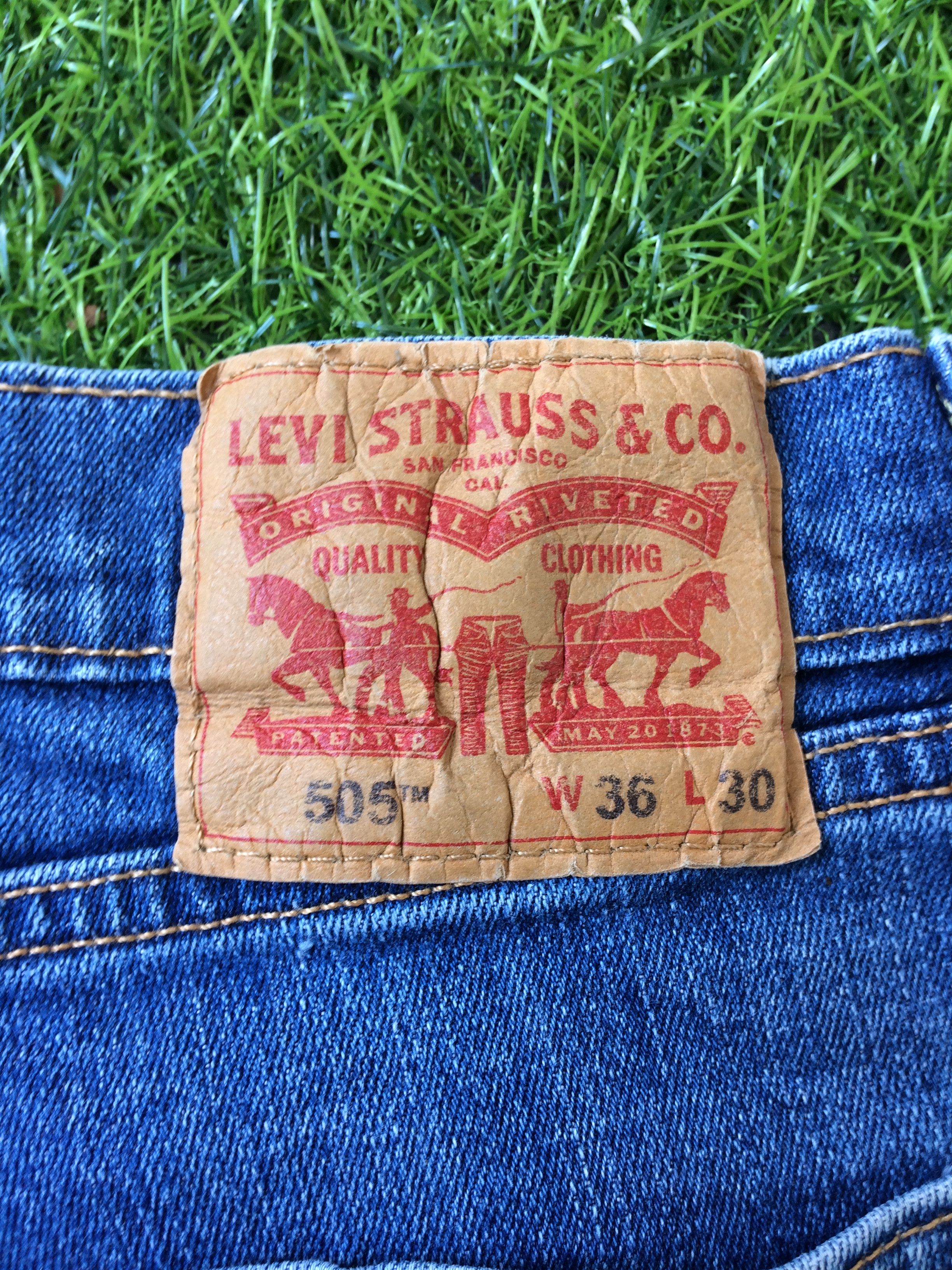Levi's Vintage Distressed Levis 505 Stretch Jeans #B-389 Size US 35 - 9 Thumbnail