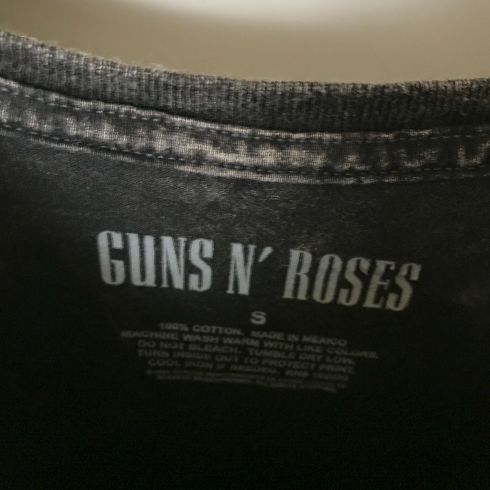 Urban Outfitters Guns N' Roses T Shirt Womens Black Medium Flower Raw Hem M Size M / US 6-8 / IT 42-44 - 4 Thumbnail