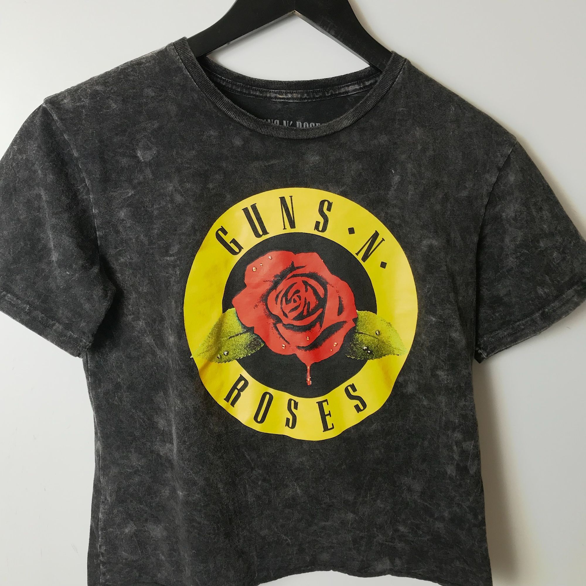Urban Outfitters Guns N' Roses T Shirt Womens Black Medium Flower Raw Hem M Size M / US 6-8 / IT 42-44 - 9 Thumbnail