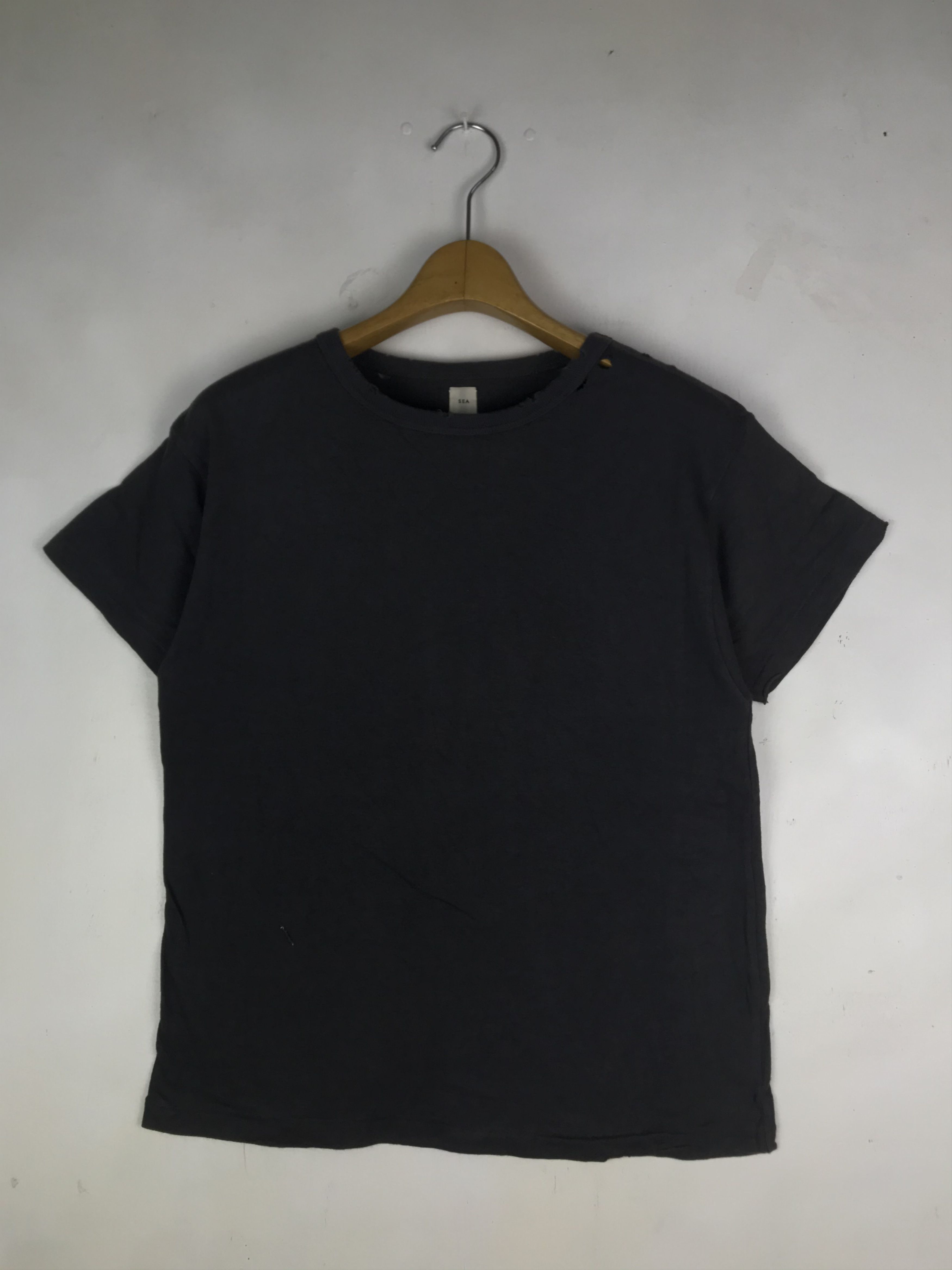 Japanese Brand SEA JAPANESE BRAND RIPPED DAMAGED SHIRT Size US M / EU 48-50 / 2 - 1 Preview