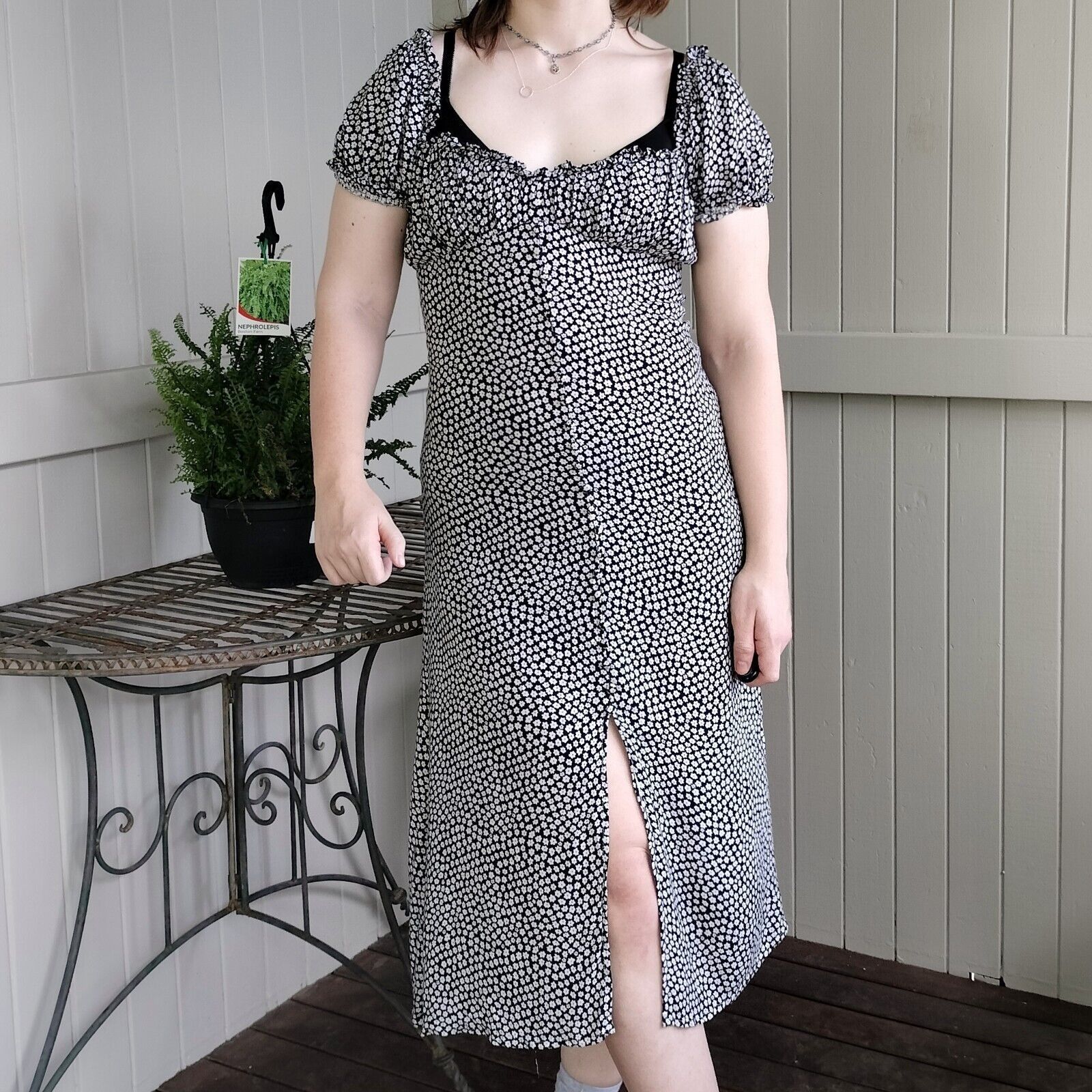 Other Slide Show Size 10 Dress Black White Floral Milkmaid Size M / US 6-8 / IT 42-44 - 2 Thumbnail