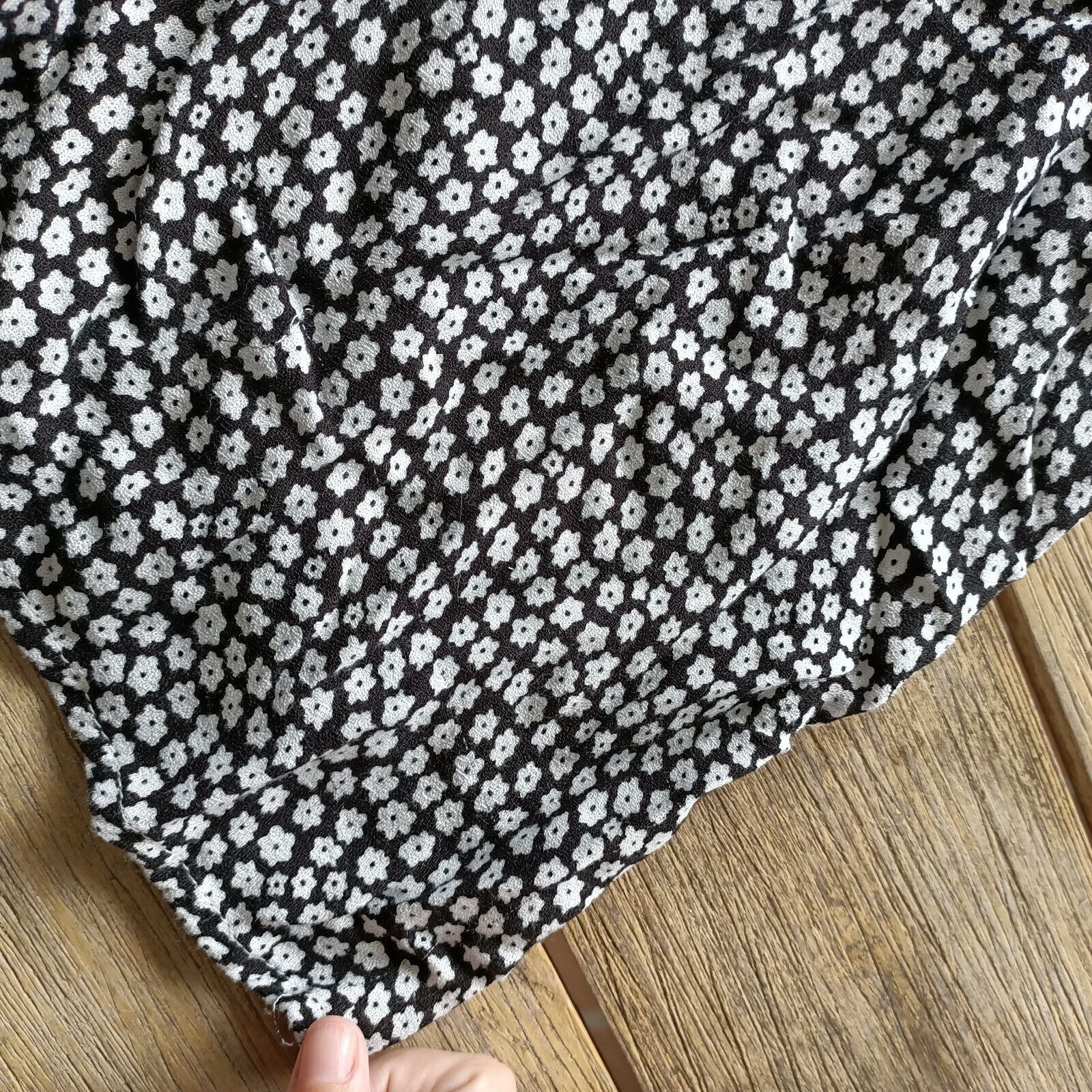 Other Slide Show Size 10 Dress Black White Floral Milkmaid Size M / US 6-8 / IT 42-44 - 9 Thumbnail