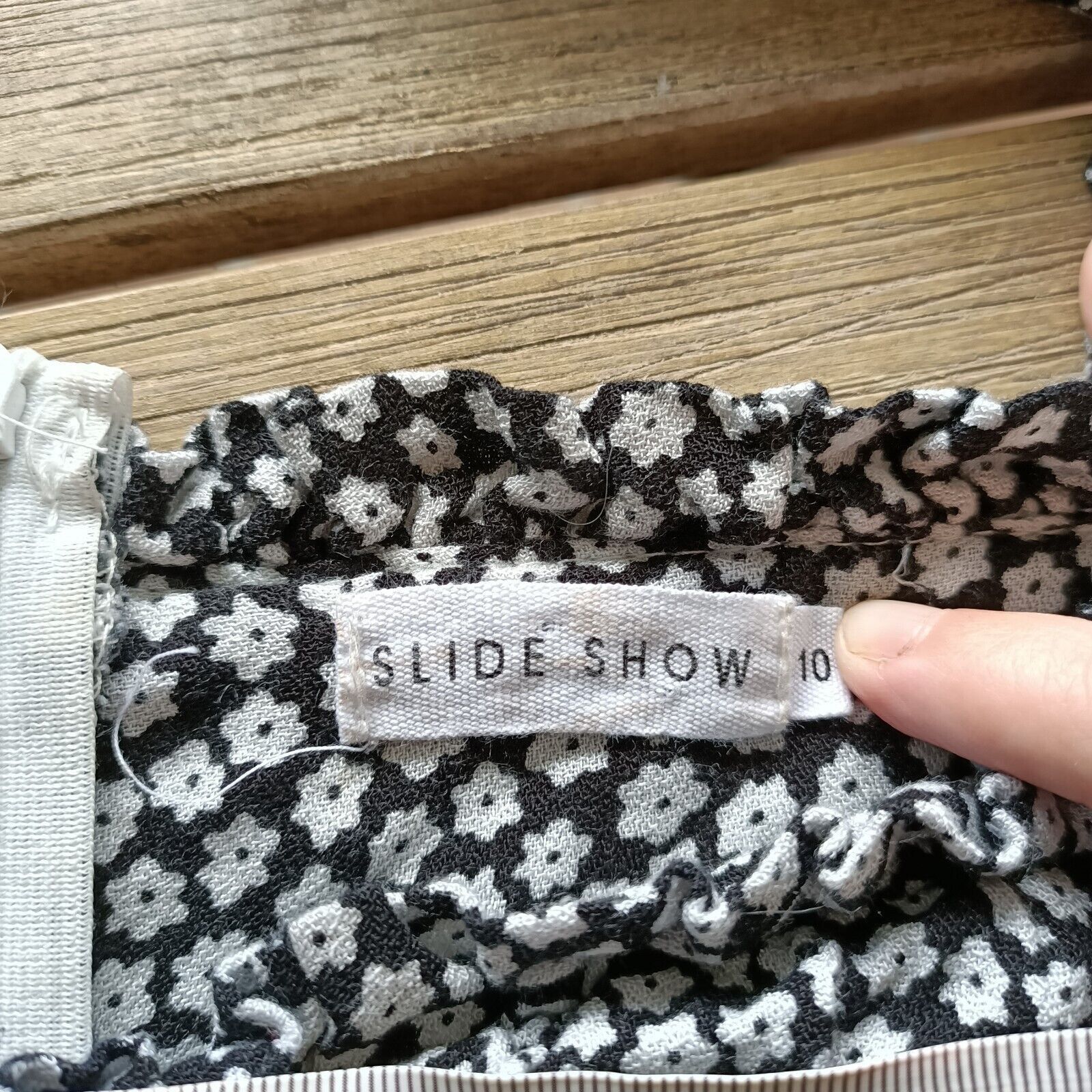 Other Slide Show Size 10 Dress Black White Floral Milkmaid Size M / US 6-8 / IT 42-44 - 5 Thumbnail